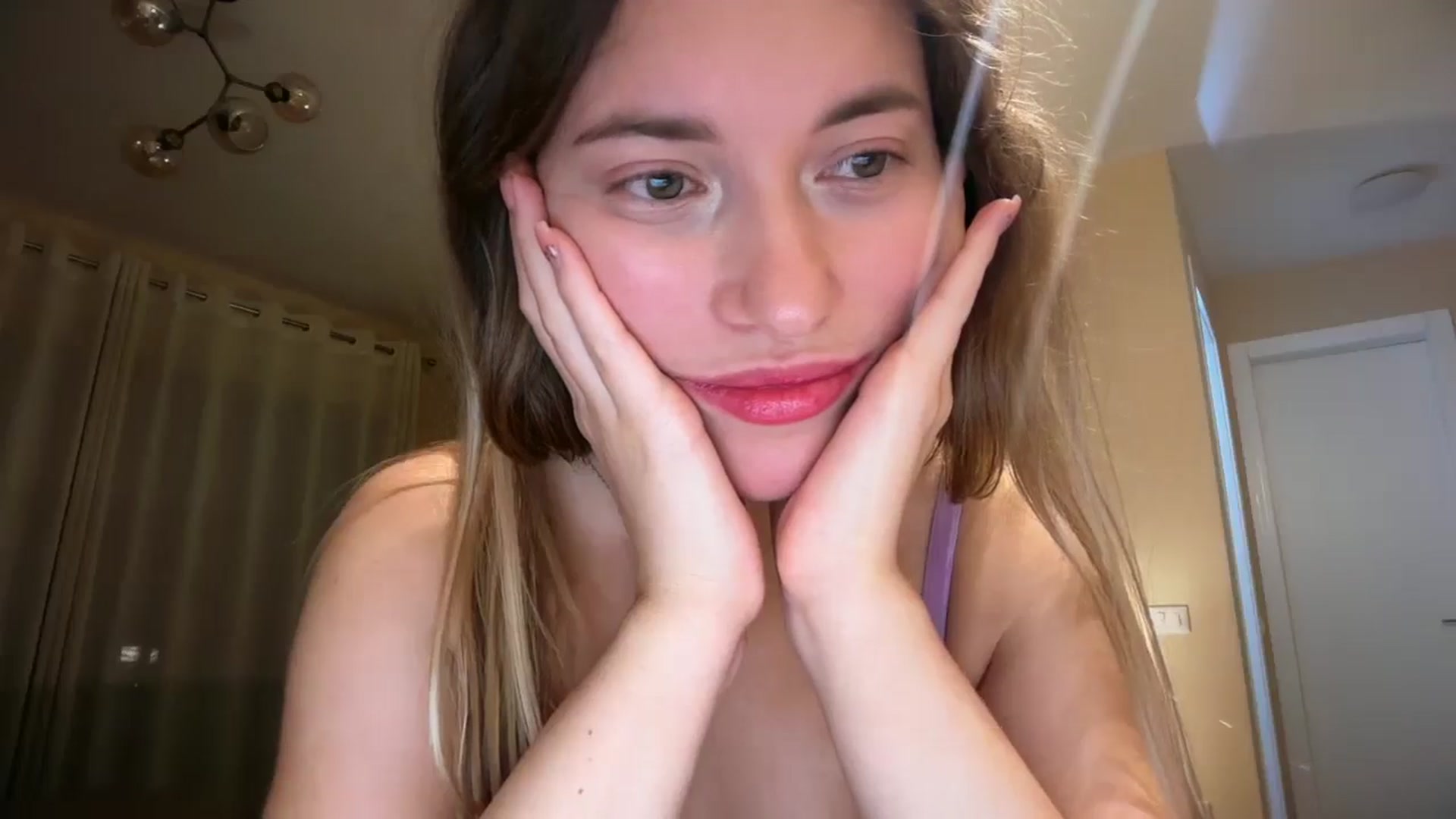 Gallery image thumbnail from SkySunFlower's myfreecams stream on, 11/14/2025, 02:05 image 14 of 20