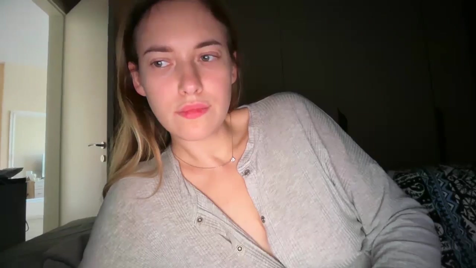 Gallery image thumbnail from SkySunFlower's myfreecams stream on, 11/14/2025, 09:25 image 7 of 20