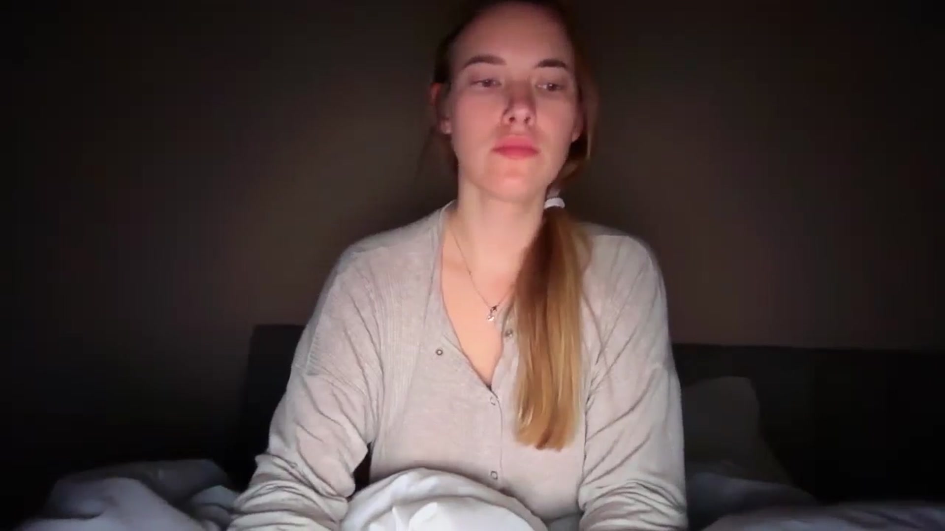 Gallery image thumbnail from SkySunFlower's myfreecams stream on, 11/14/2025, 13:46 image 7 of 20