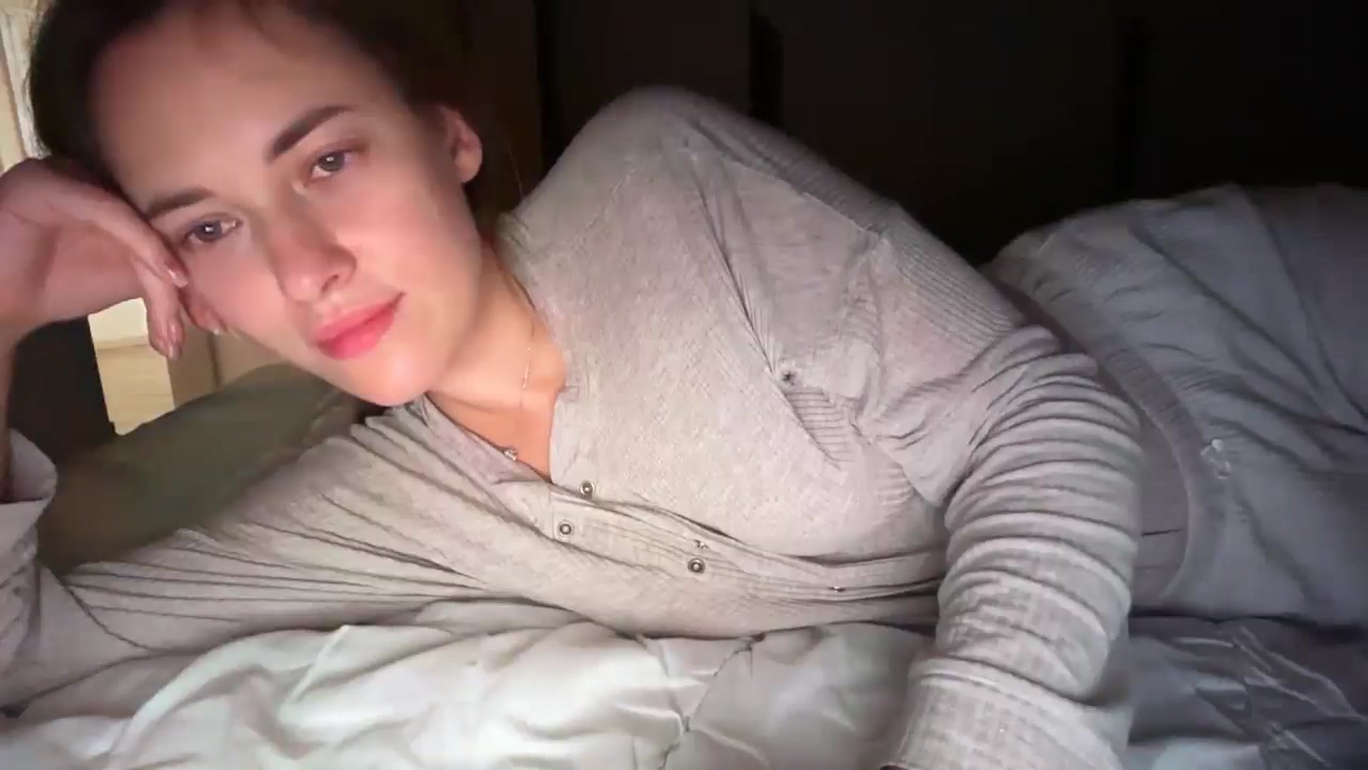 Gallery image thumbnail from SkySunFlower's myfreecams stream on, 11/15/2025, 10:08 image 9 of 20