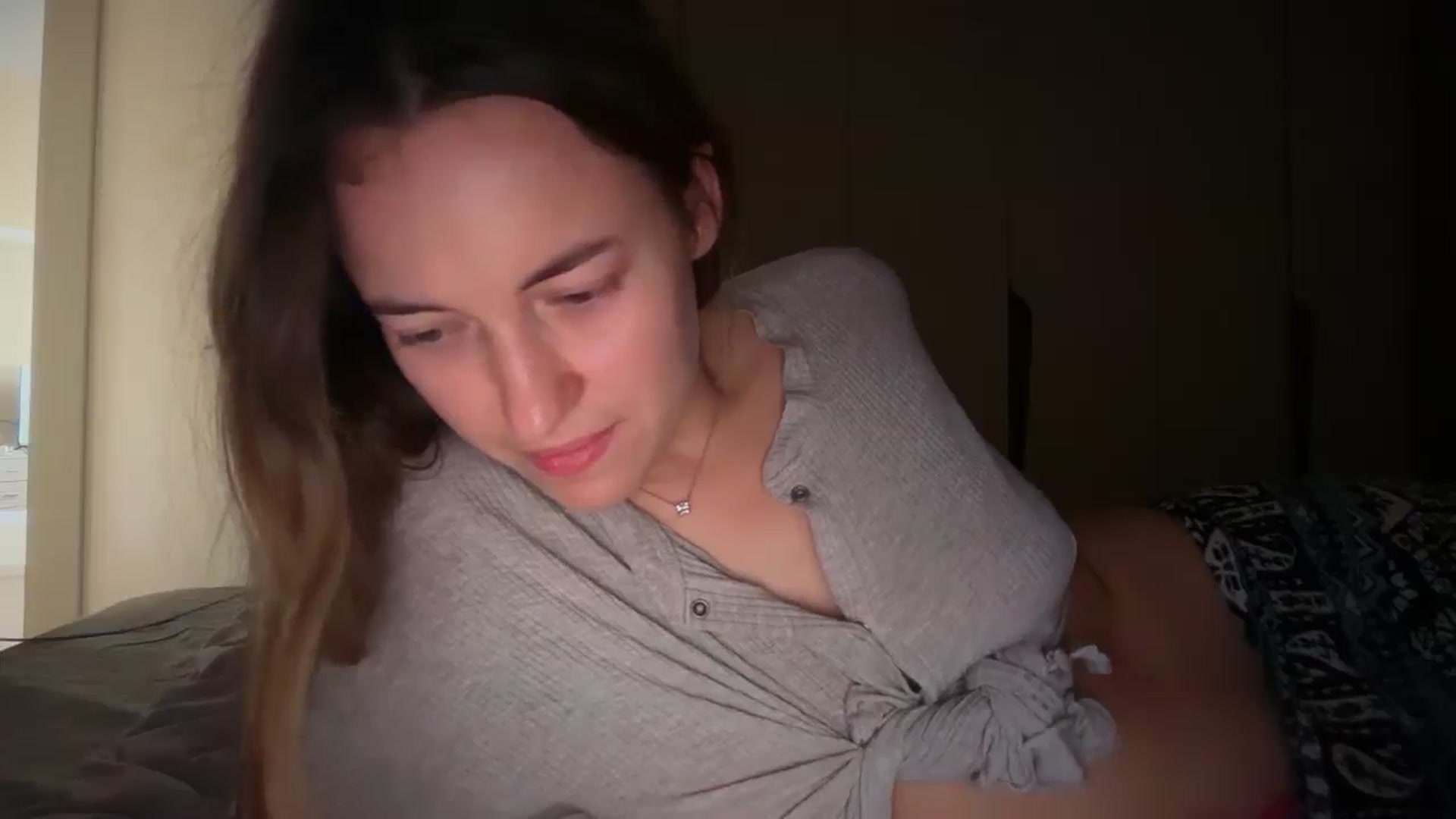 Gallery image thumbnail from SkySunFlower's myfreecams stream on, 11/16/2025, 08:35 image 4 of 20