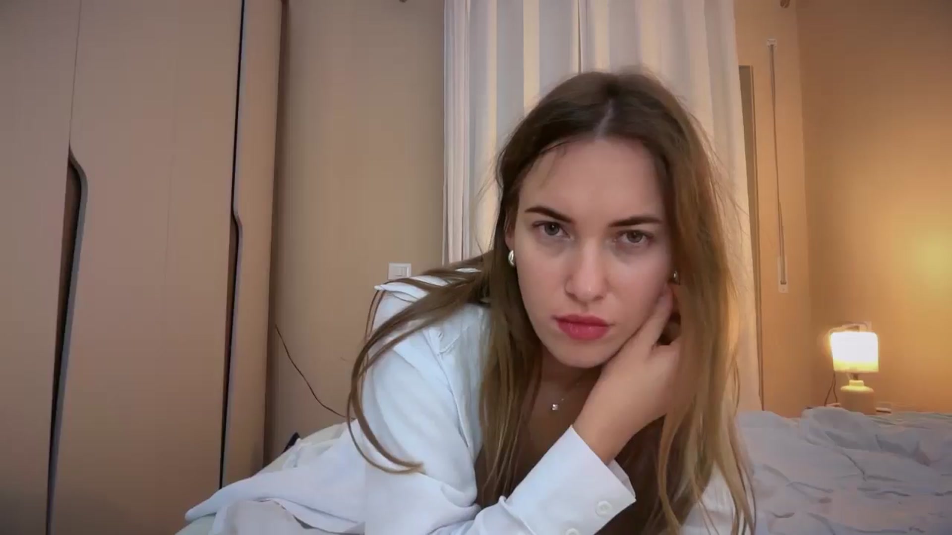 Gallery image thumbnail from SkySunFlower's myfreecams stream on, 11/18/2025, 24:04 image 16 of 20