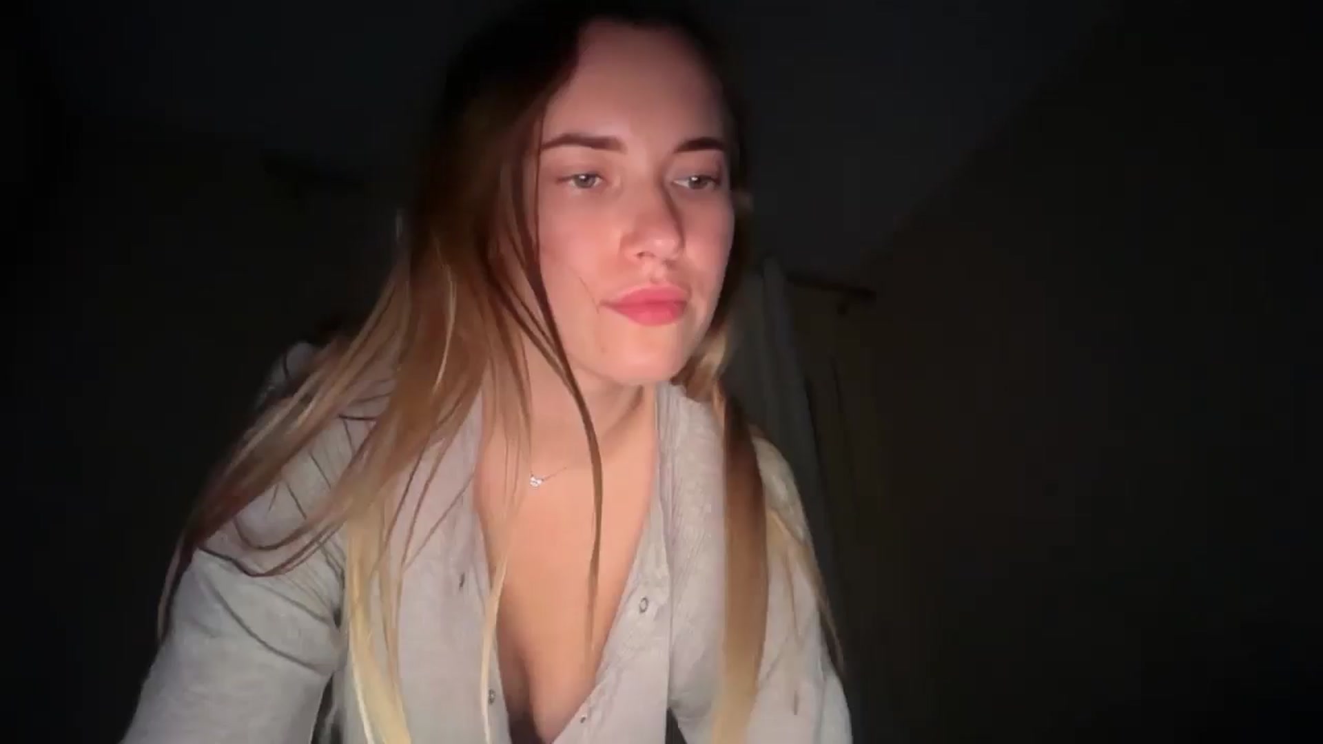 Gallery image thumbnail from SkySunFlower's myfreecams stream on, 11/18/2025, 06:42 image 1 of 20