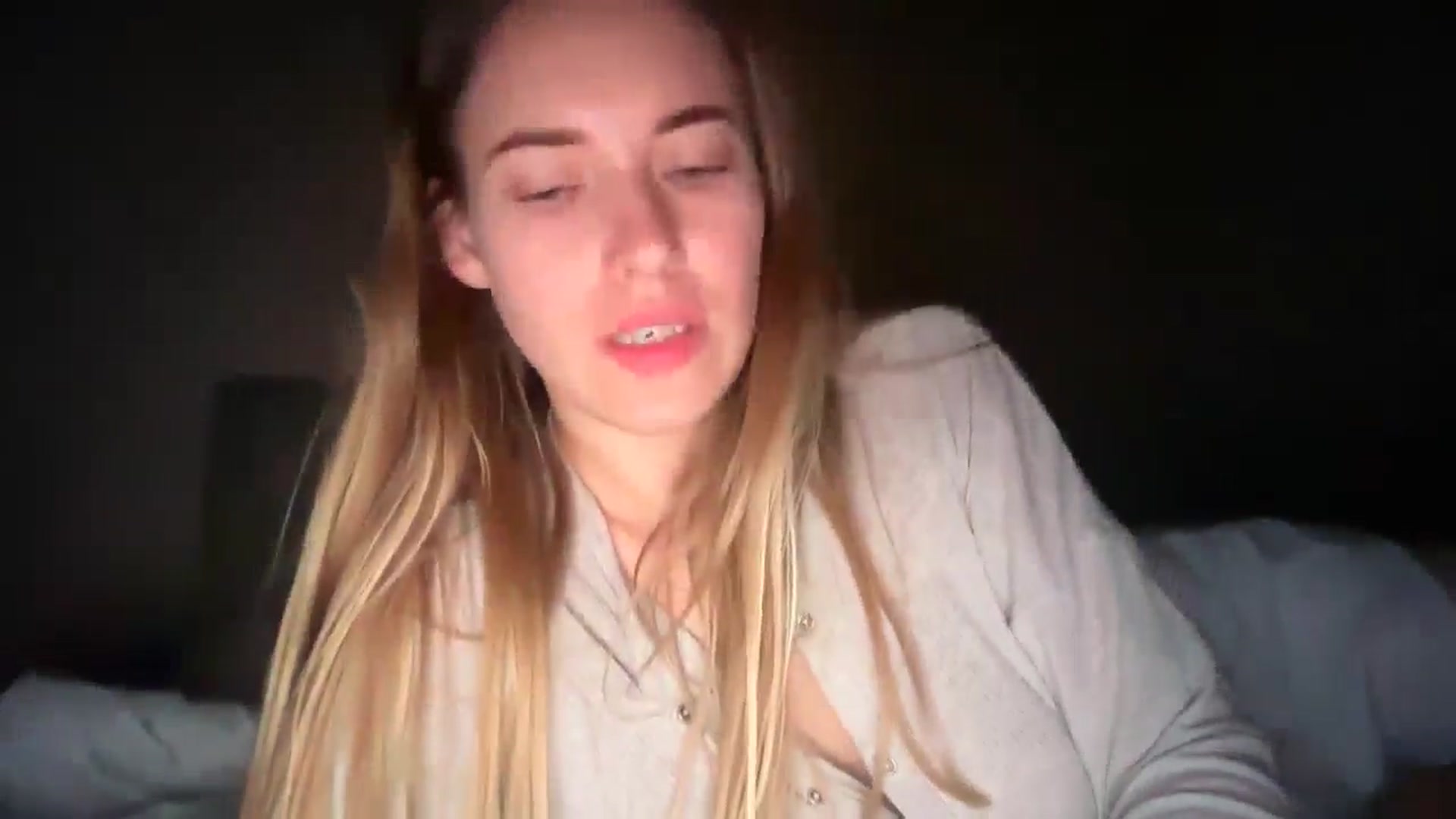 Gallery image thumbnail from SkySunFlower's myfreecams stream on, 11/18/2025, 06:42 image 9 of 20
