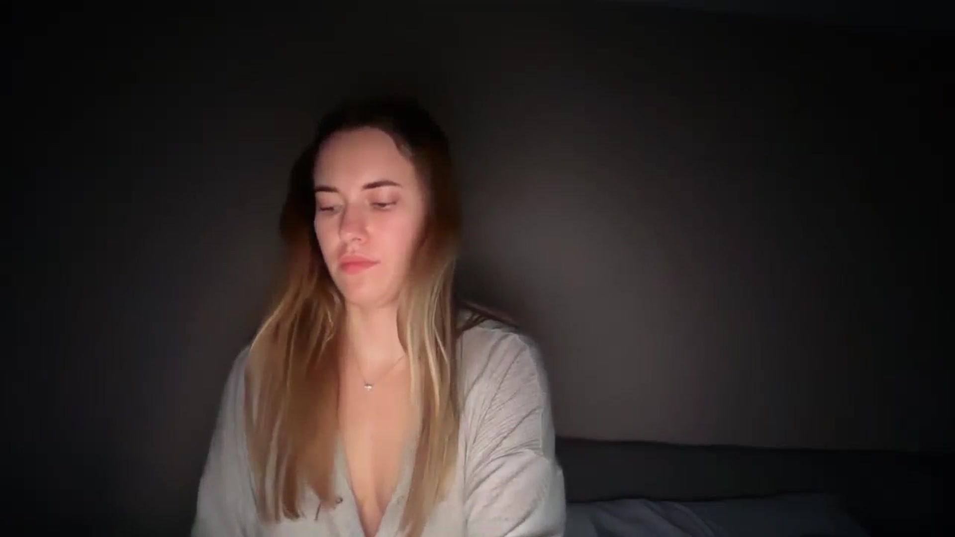 Gallery image thumbnail from SkySunFlower's myfreecams stream on, 11/18/2025, 06:42 image 6 of 20