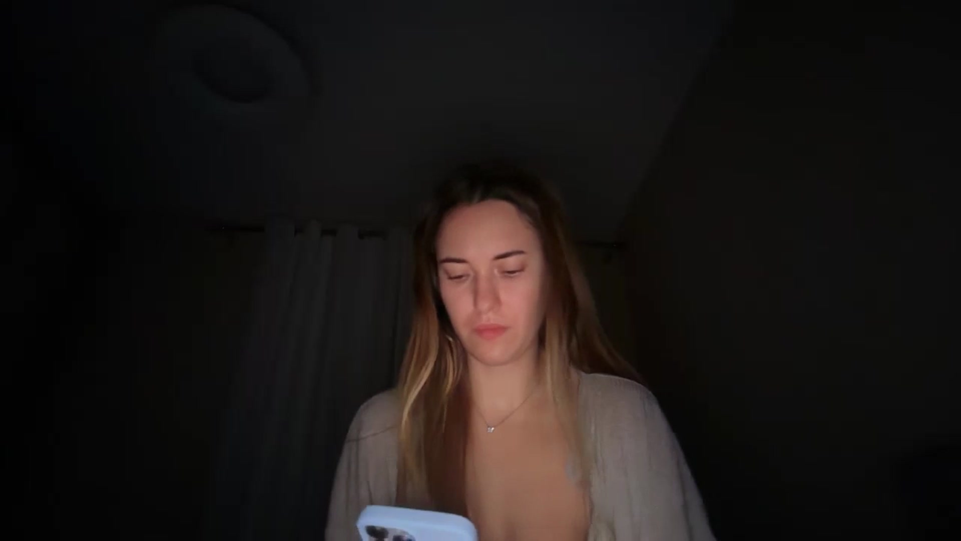 Gallery image thumbnail from SkySunFlower's myfreecams stream on, 11/18/2025, 07:13 image 14 of 20