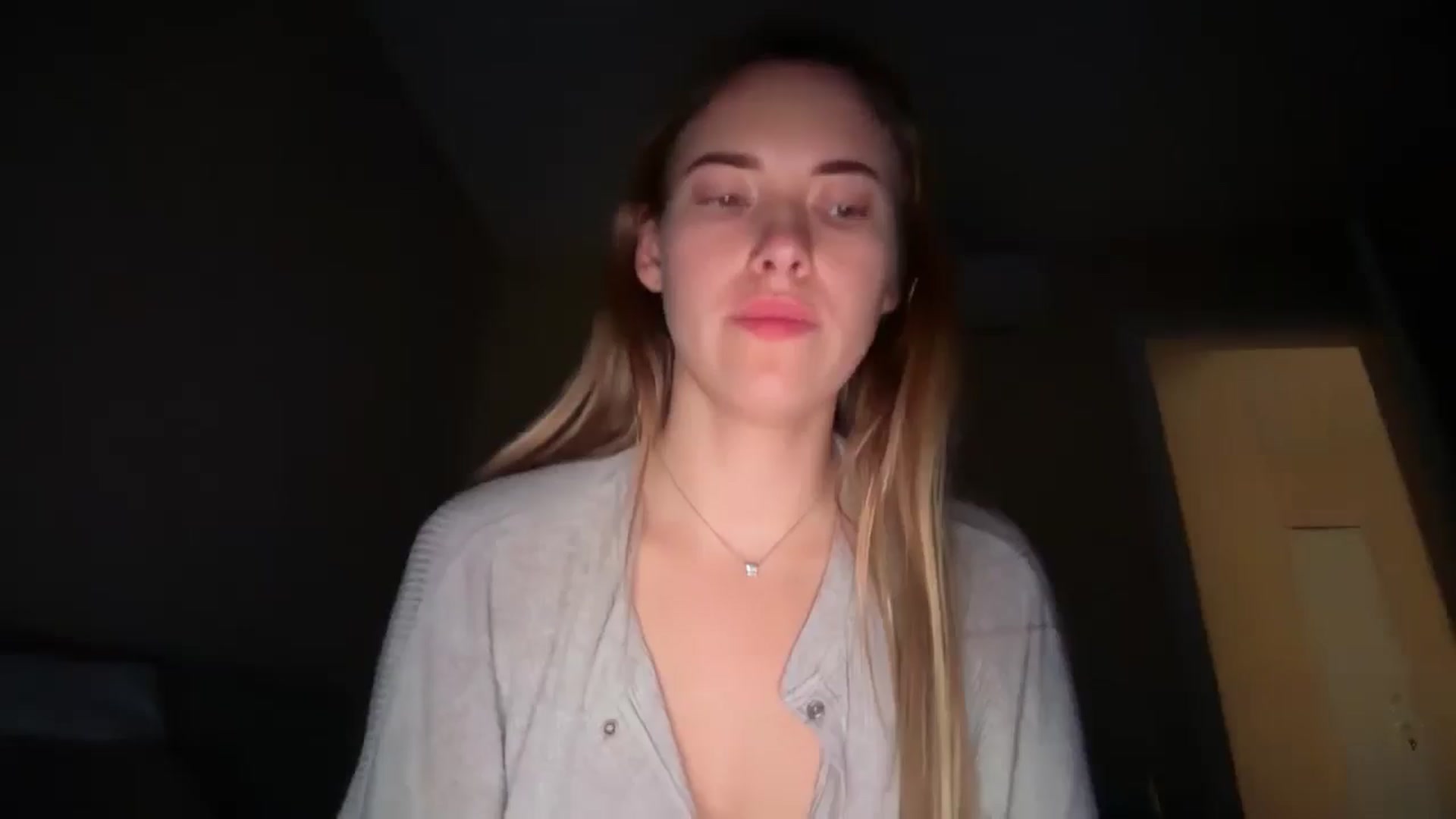 Gallery image thumbnail from SkySunFlower's myfreecams stream on, 11/18/2025, 07:13 image 2 of 20