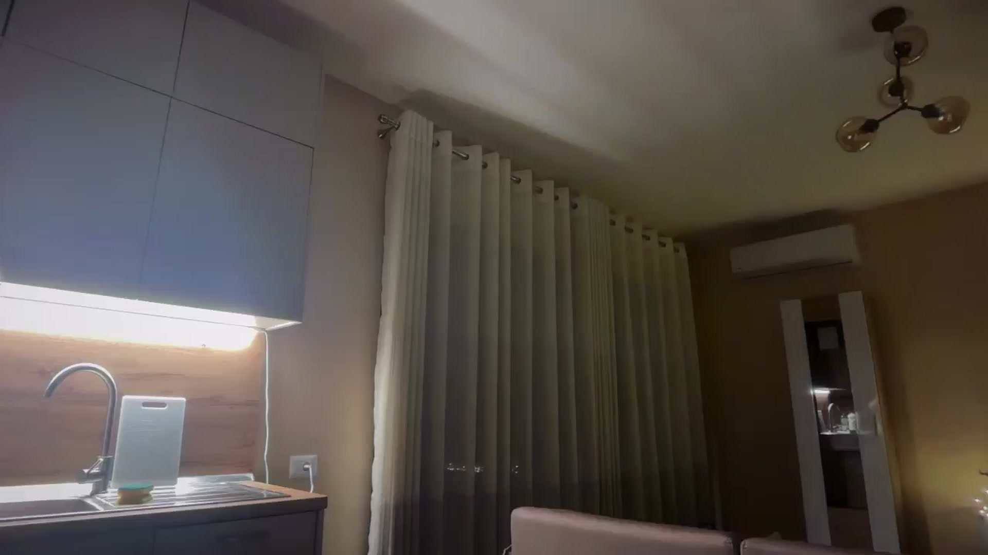Gallery image thumbnail from SkySunFlower's myfreecams stream on, 11/18/2025, 23:34 image 3 of 20