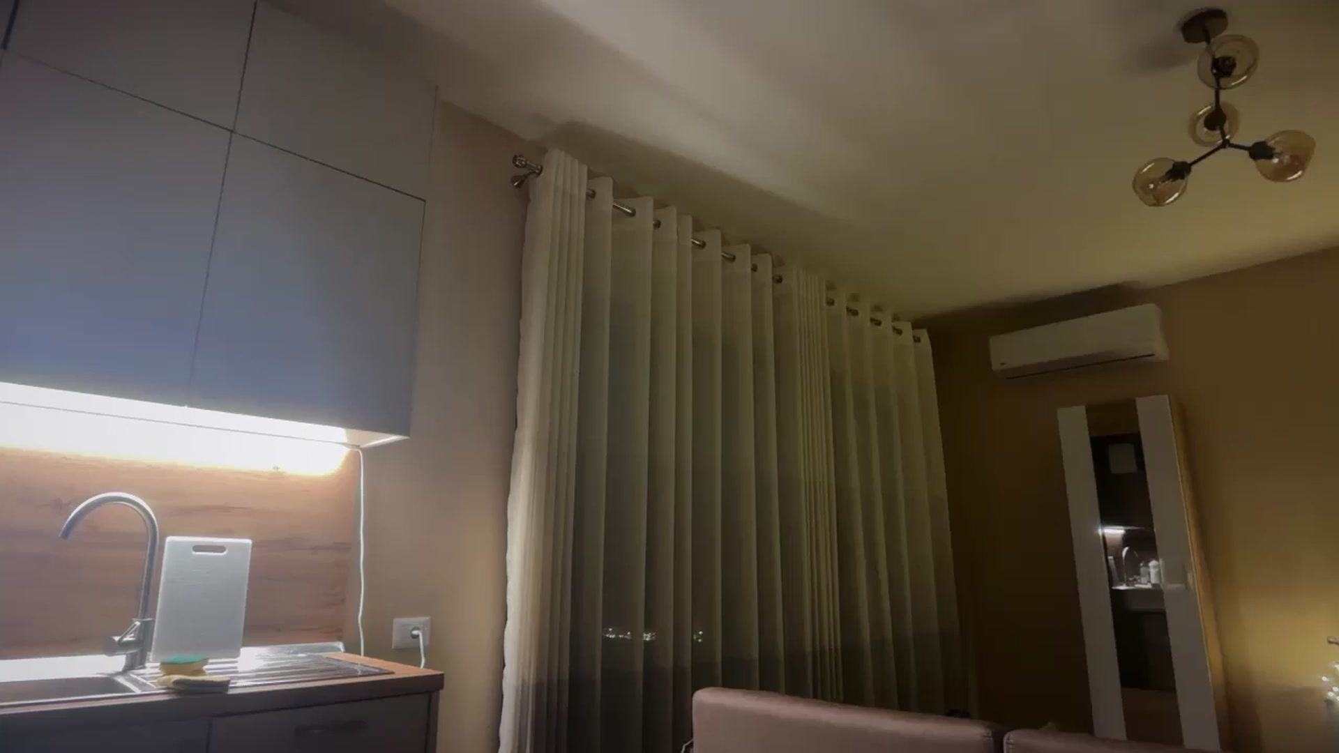 Gallery image thumbnail from SkySunFlower's myfreecams stream on, 11/18/2025, 23:34 image 4 of 20