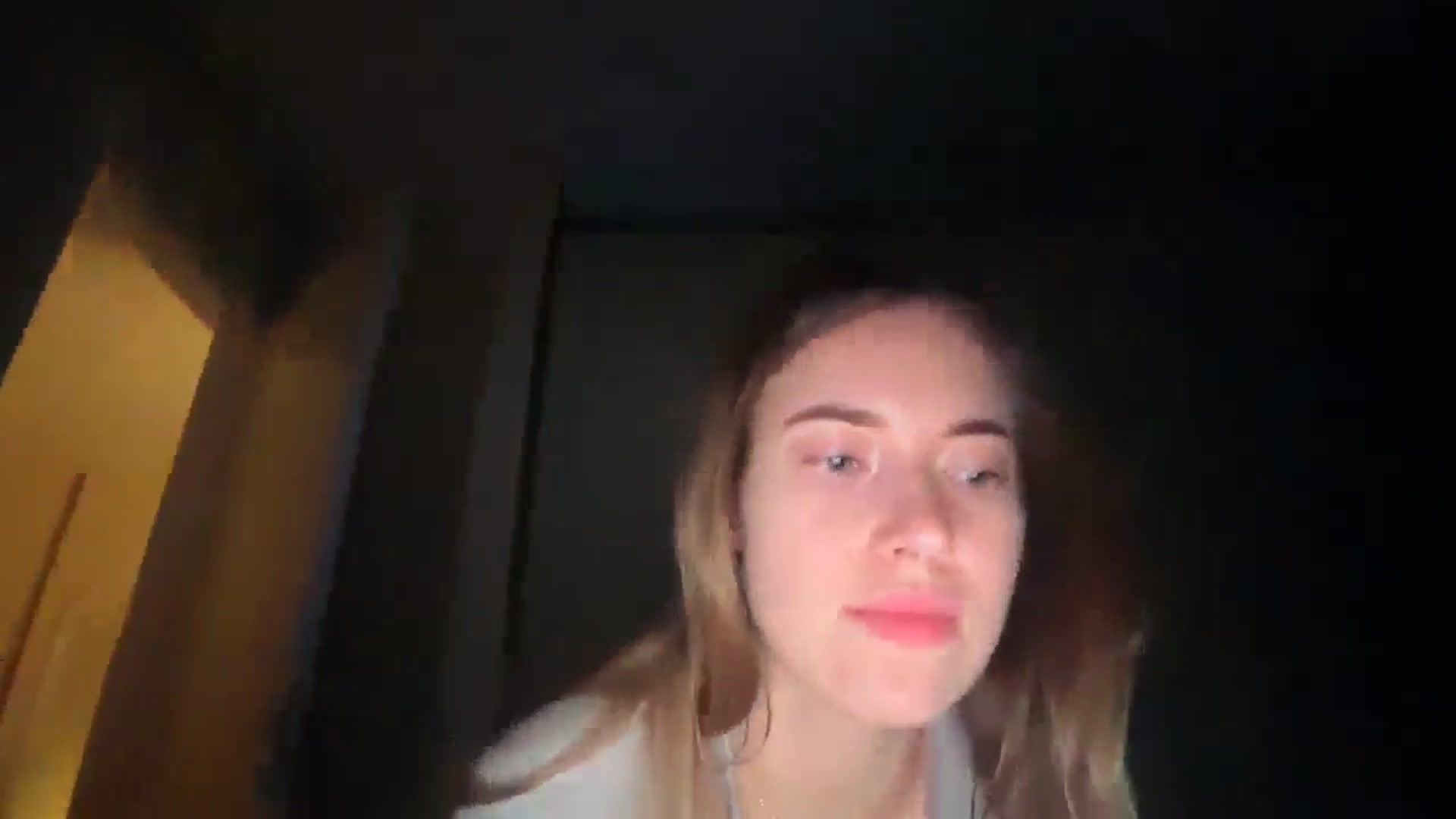Gallery image thumbnail from SkySunFlower's myfreecams stream on, 11/19/2025, 03:51 image 14 of 20
