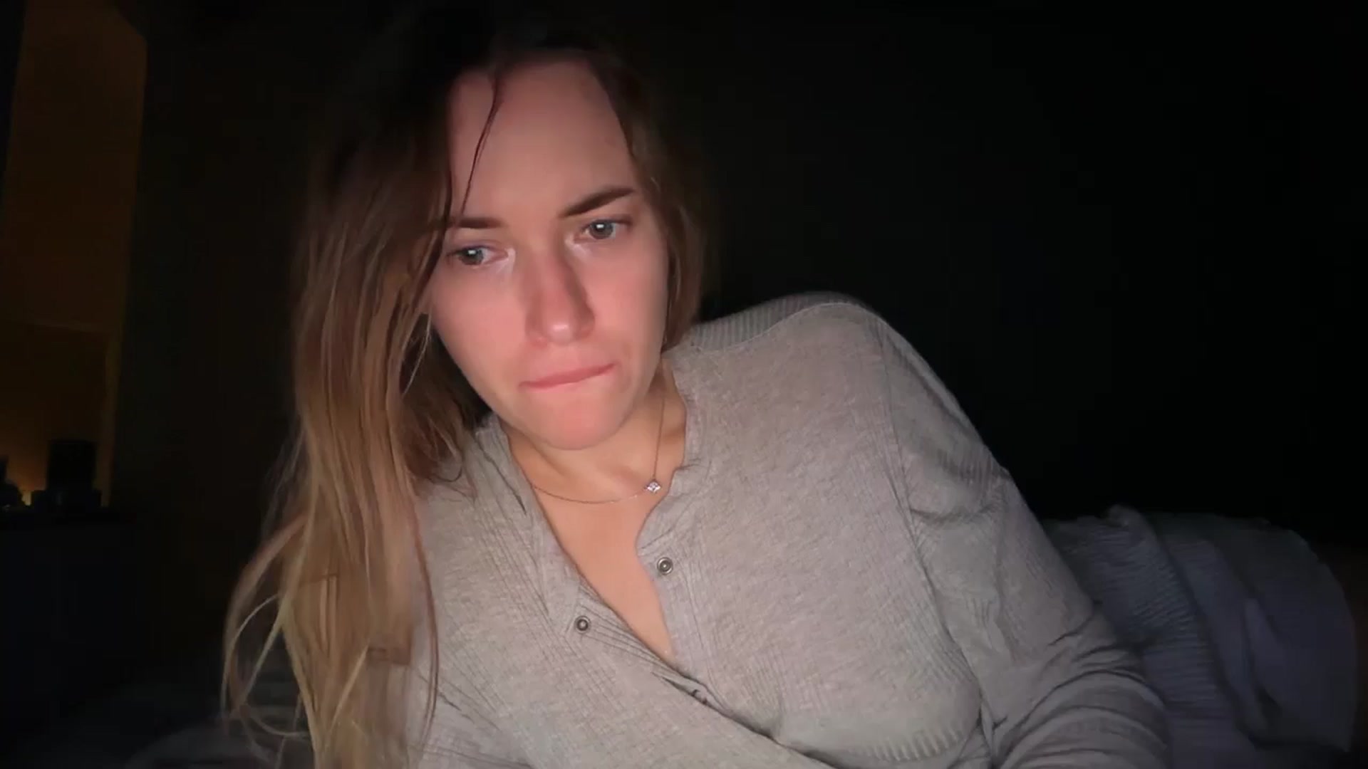 Gallery image thumbnail from SkySunFlower's myfreecams stream on, 11/19/2025, 03:51 image 1 of 20