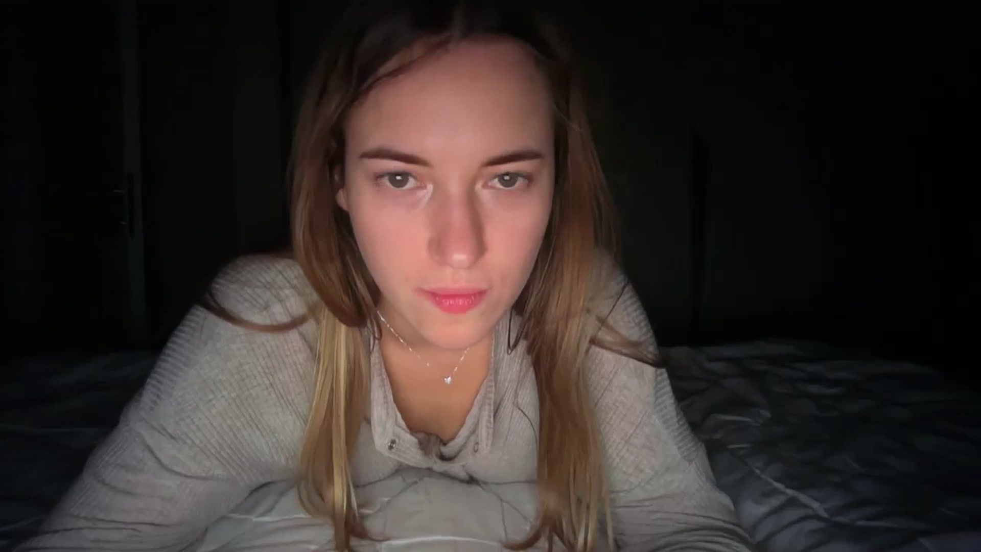Gallery image thumbnail from SkySunFlower's myfreecams stream on, 11/19/2025, 03:51 image 15 of 20