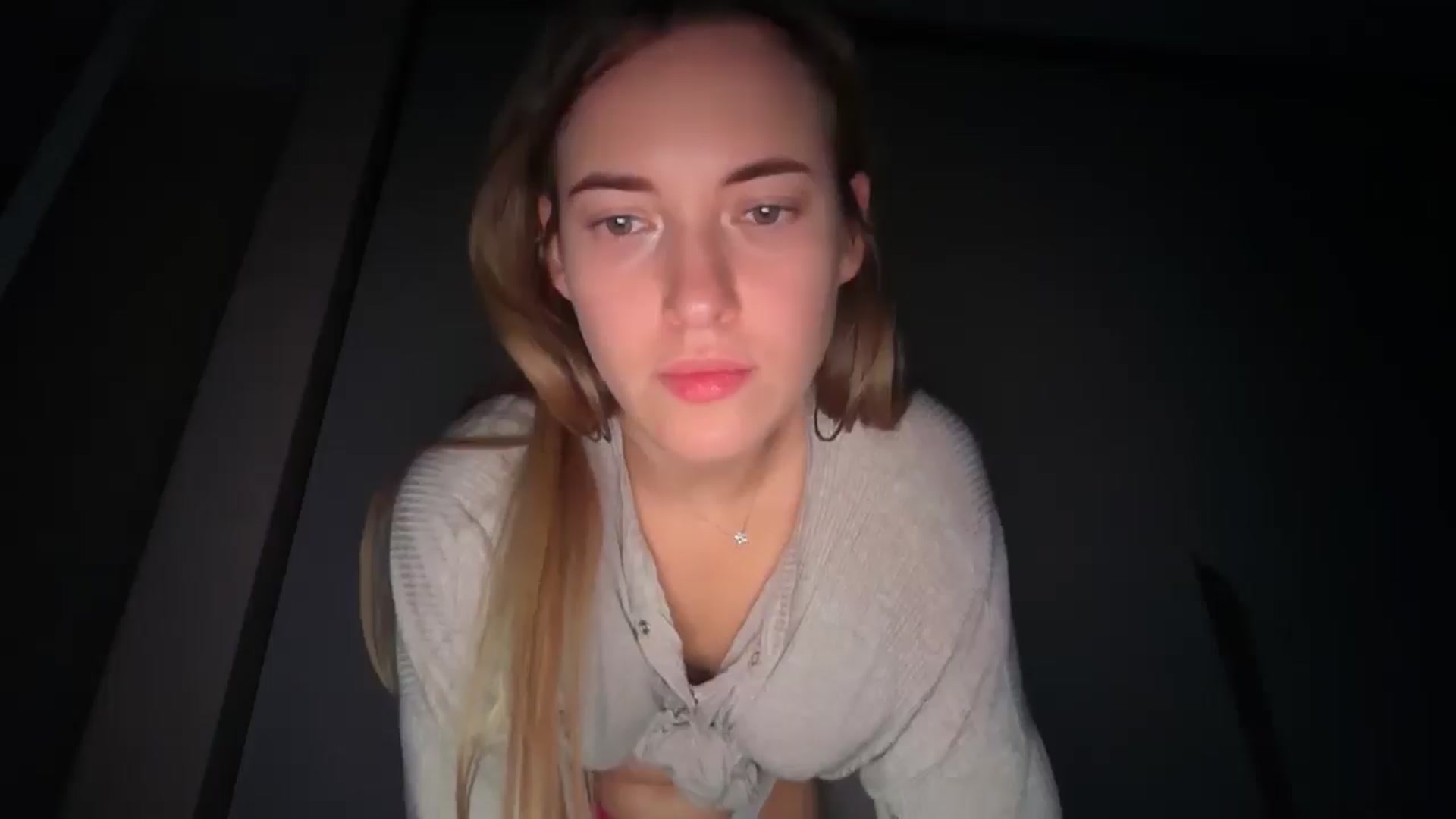 Gallery image thumbnail from SkySunFlower's myfreecams stream on, 11/19/2025, 03:51 image 13 of 20