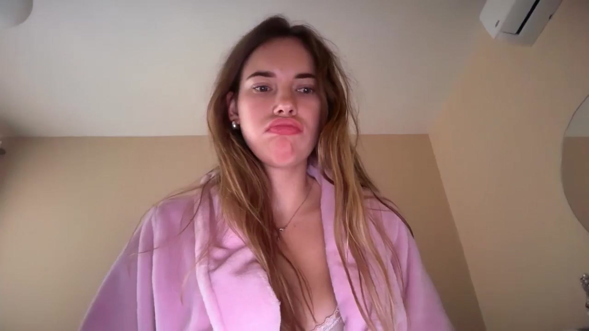 Gallery image thumbnail from SkySunFlower's myfreecams stream on, 11/20/2025, 14:19 image 20 of 20
