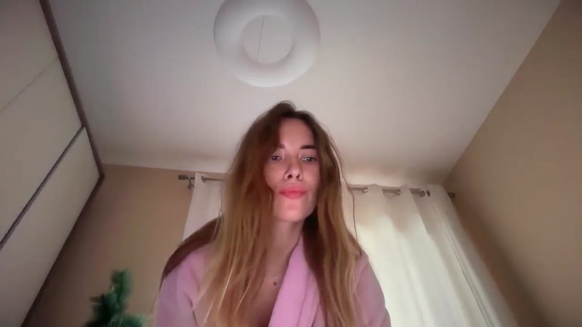 Gallery image thumbnail from SkySunFlower's myfreecams stream on, 11/20/2025, 14:19 image 17 of 20