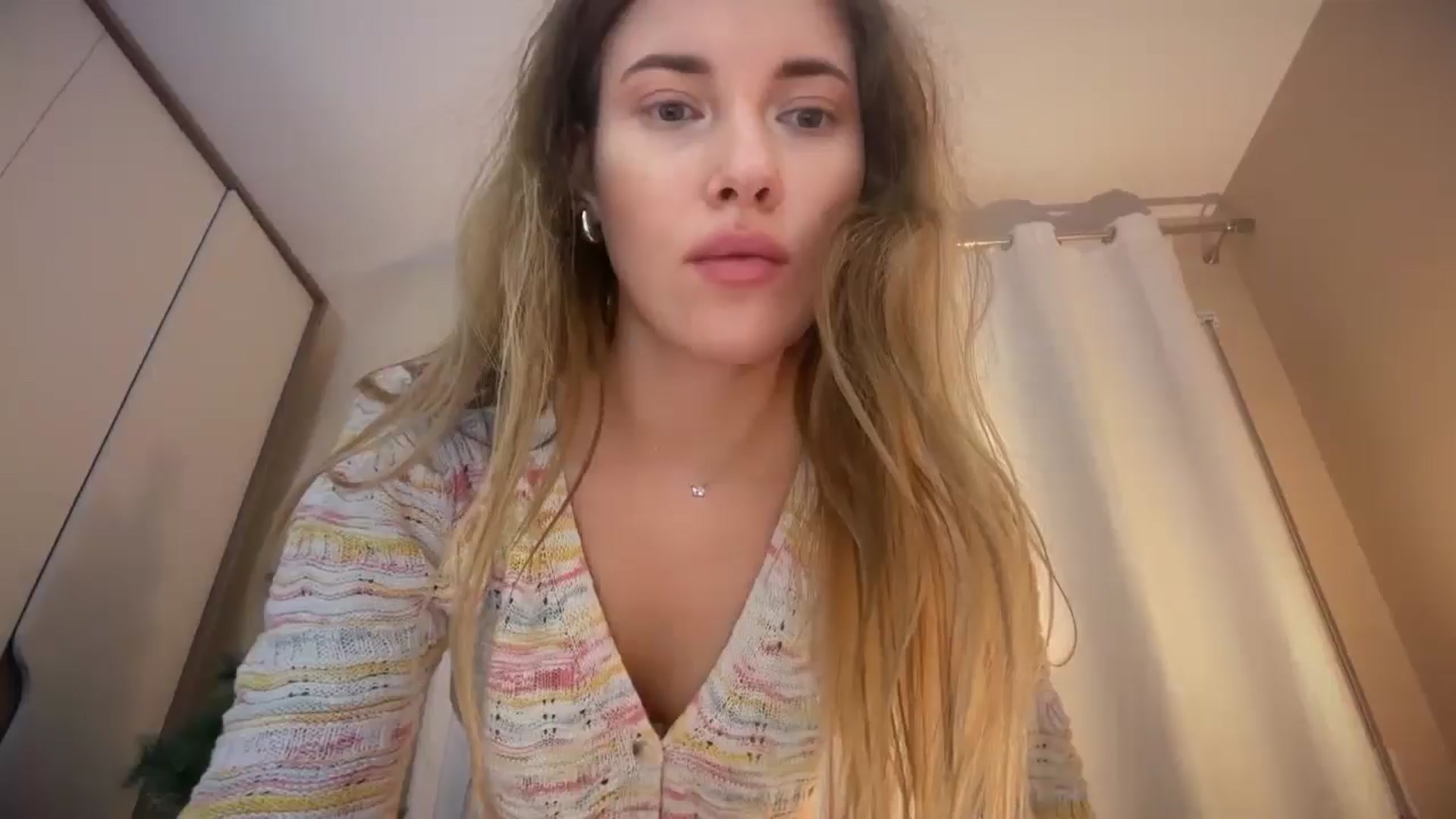 Gallery image thumbnail from SkySunFlower's myfreecams stream on, 11/20/2025, 22:46 image 2 of 20