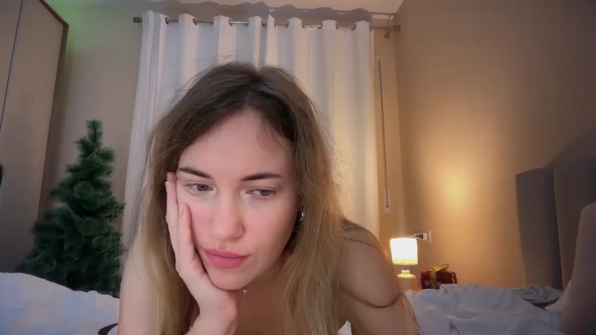 Gallery image thumbnail from SkySunFlower's myfreecams stream on, 11/21/2025, 24:33 image 20 of 20