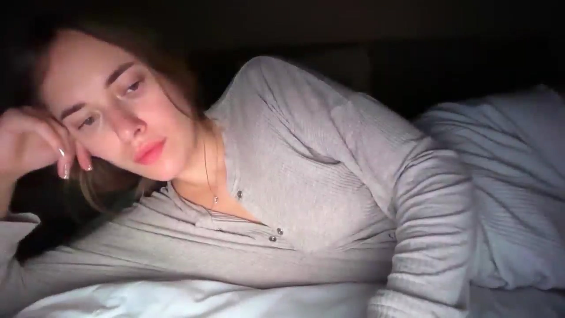 Gallery image thumbnail from SkySunFlower's myfreecams stream on, 11/21/2025, 04:01 image 12 of 20
