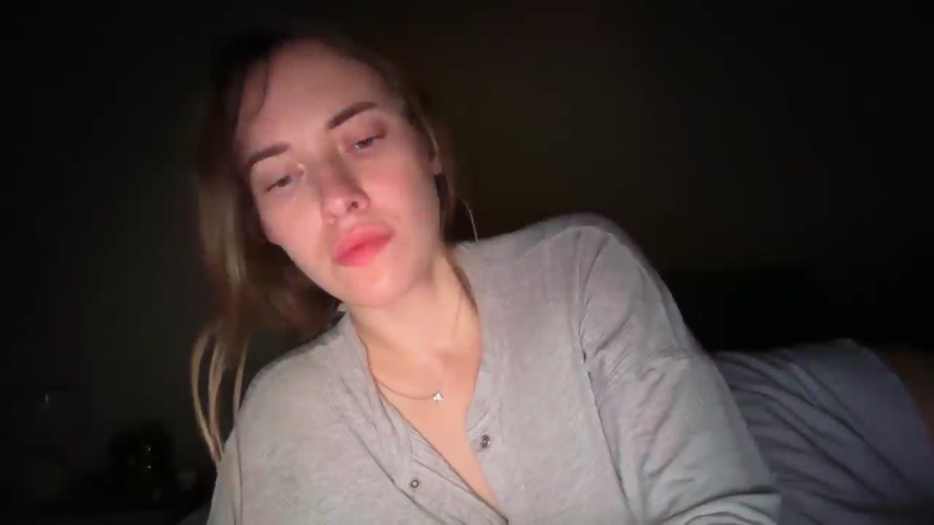 Gallery image thumbnail from SkySunFlower's myfreecams stream on, 11/21/2025, 04:01 image 14 of 20
