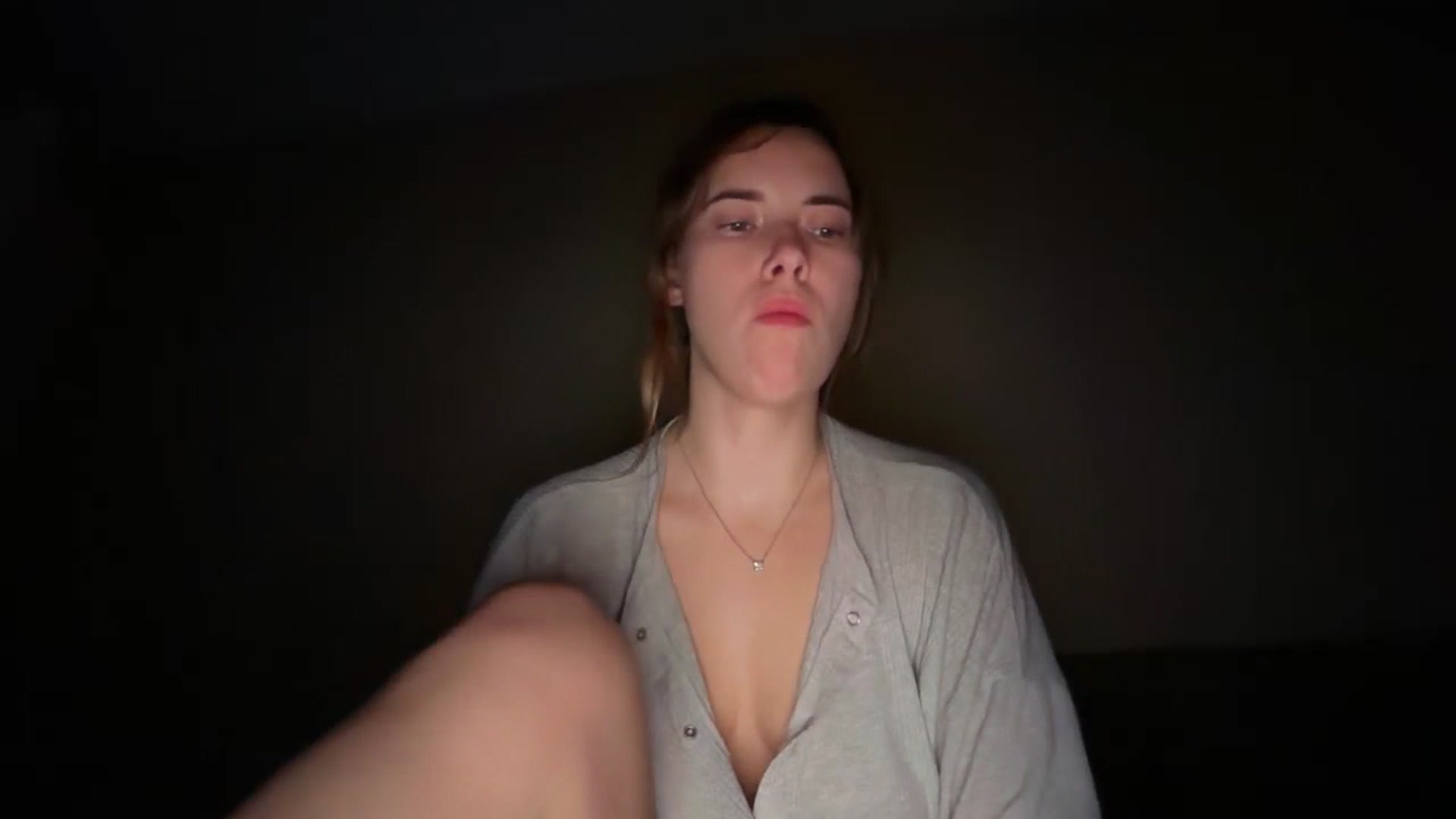 Gallery image thumbnail from SkySunFlower's myfreecams stream on, 11/21/2025, 04:01 image 8 of 20