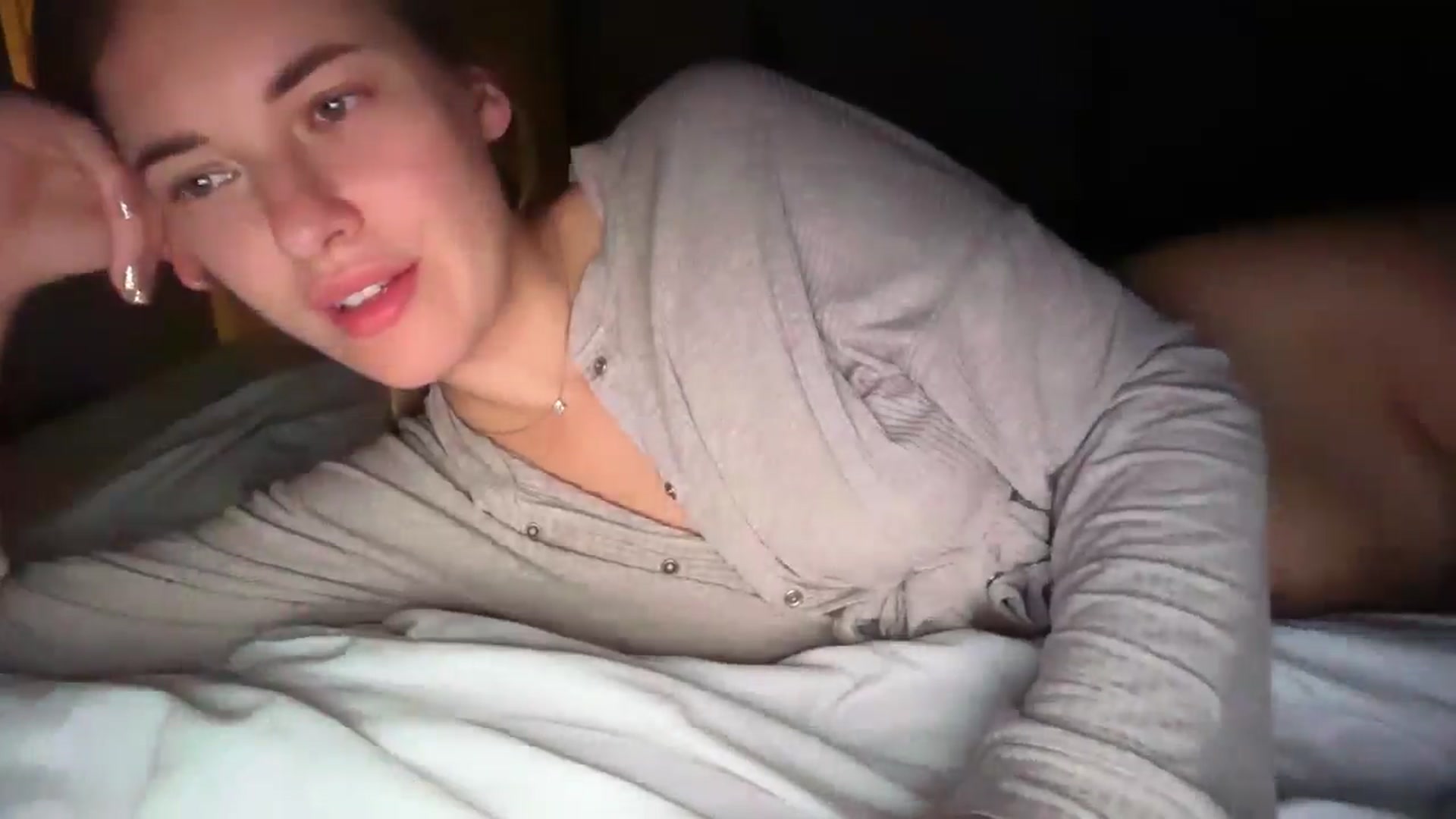 Gallery image thumbnail from SkySunFlower's myfreecams stream on, 11/21/2025, 04:44 image 10 of 20