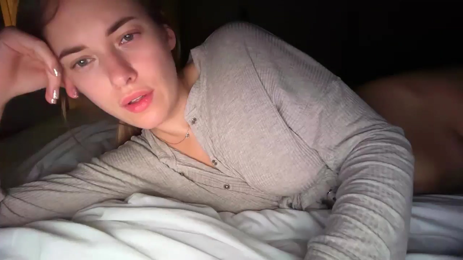 Gallery image thumbnail from SkySunFlower's myfreecams stream on, 11/21/2025, 04:44 image 14 of 20