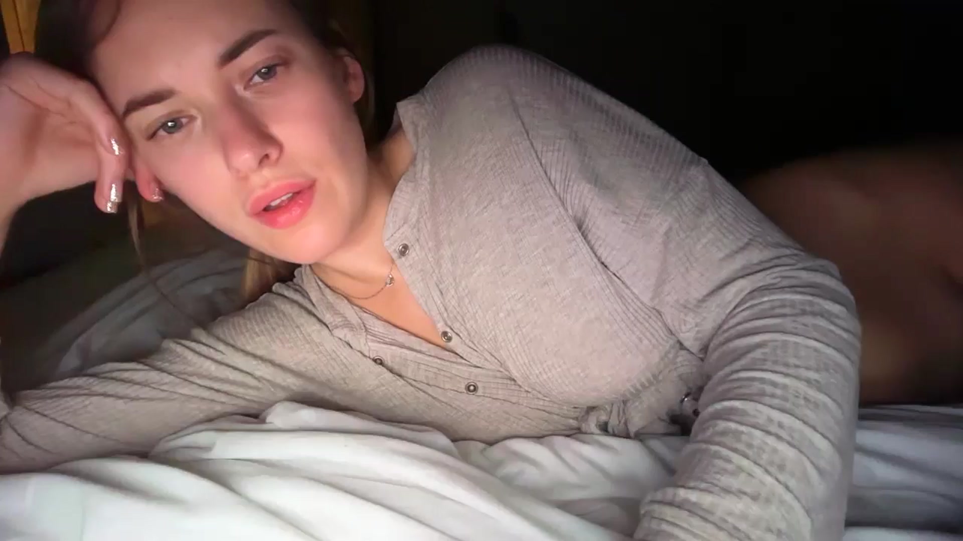 Gallery image thumbnail from SkySunFlower's myfreecams stream on, 11/21/2025, 04:44 image 13 of 20