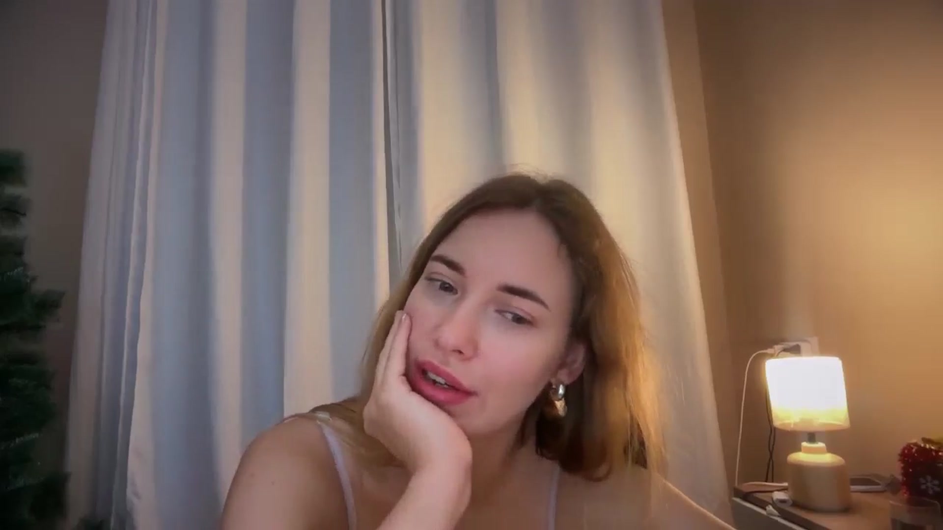 Gallery image thumbnail from SkySunFlower's myfreecams stream on, 11/22/2025, 01:01 image 7 of 20