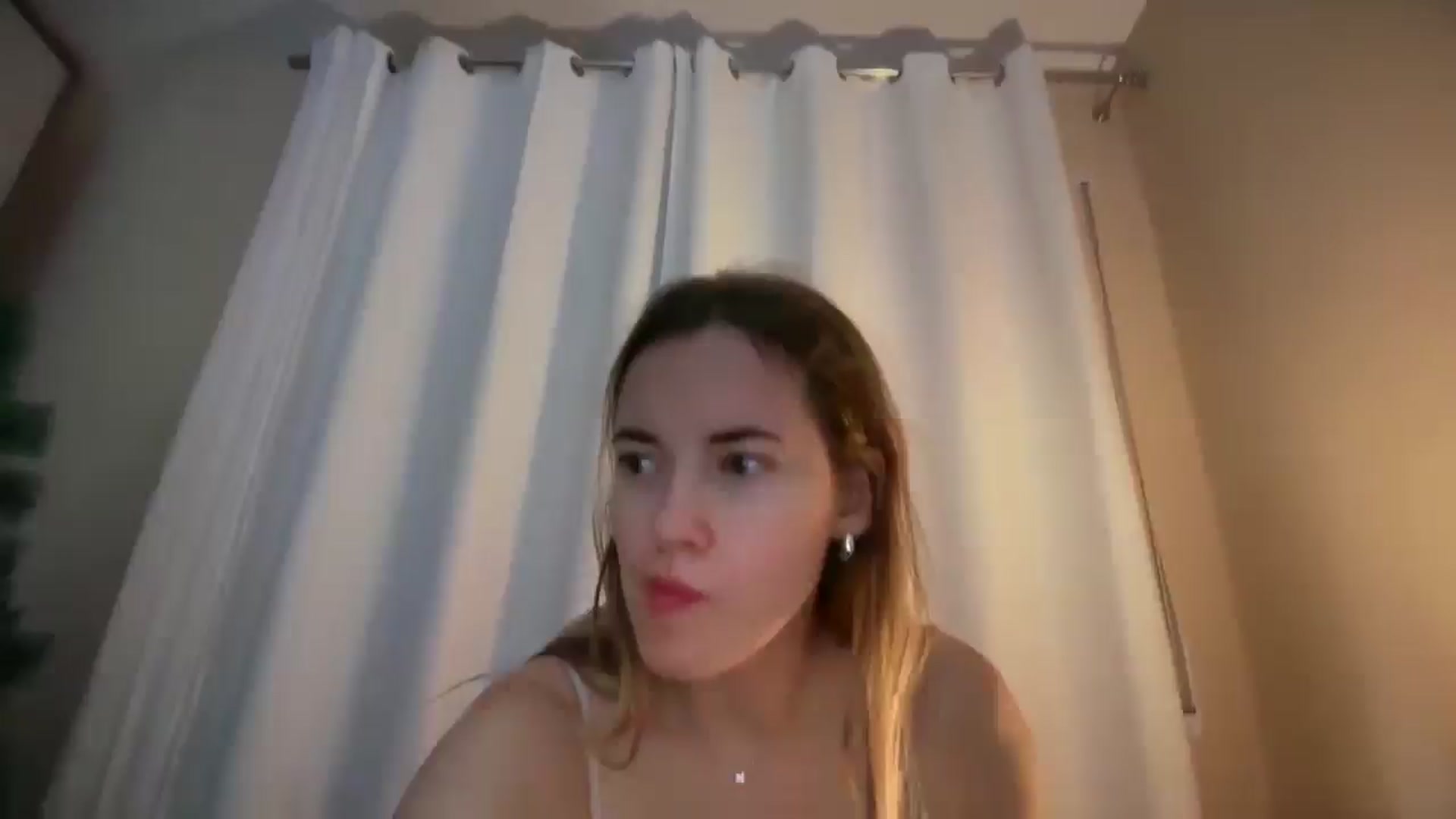 Gallery image thumbnail from SkySunFlower's myfreecams stream on, 11/23/2025, 03:28 image 2 of 20