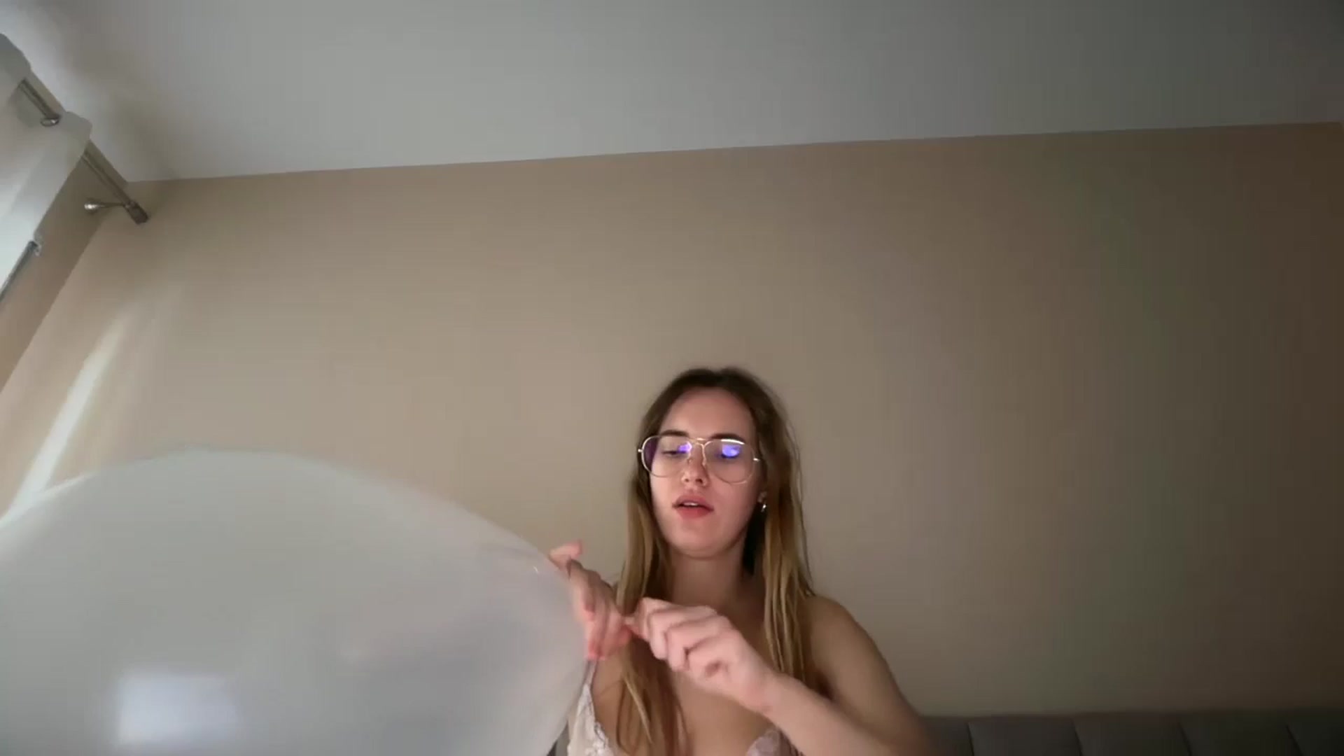 Gallery image thumbnail from SkySunFlower's myfreecams stream on, 11/23/2025, 09:36 image 8 of 20