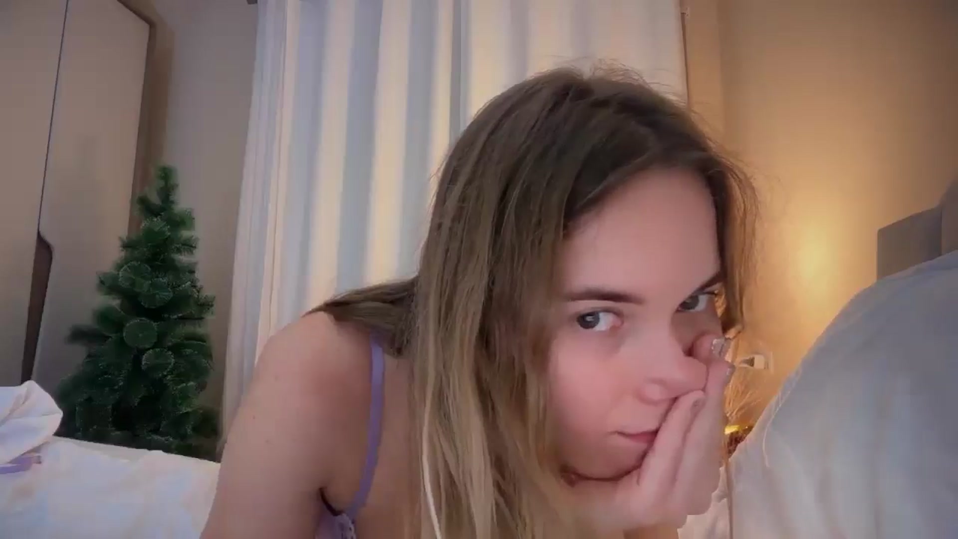 Gallery image thumbnail from SkySunFlower's myfreecams stream on, 11/23/2025, 17:36 image 16 of 20