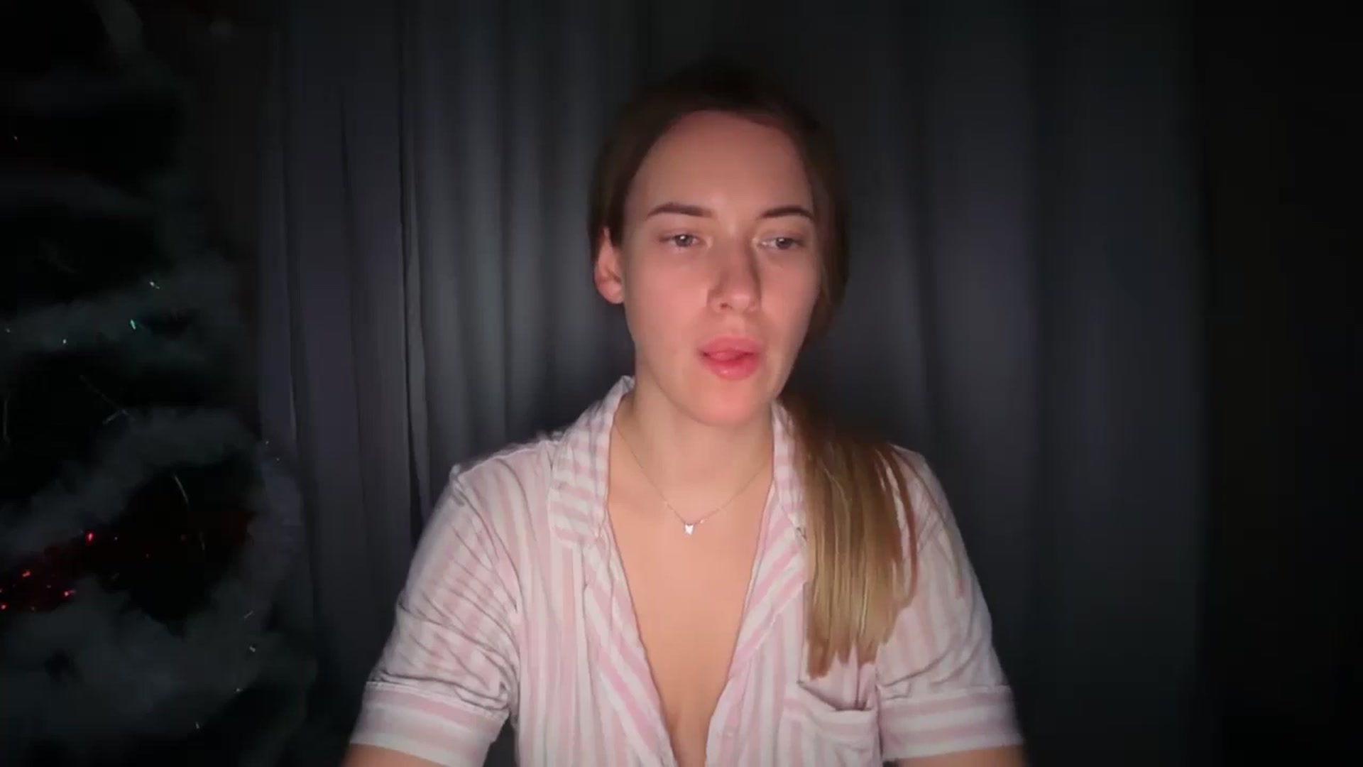 Gallery image thumbnail from SkySunFlower's myfreecams stream on, 12/03/2025, 02:39 image 14 of 20