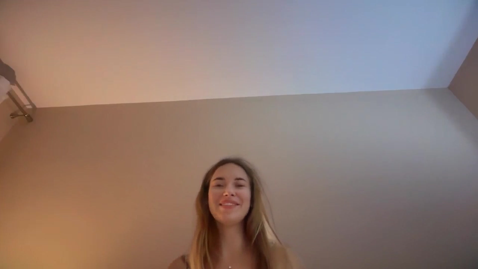 Gallery image thumbnail from SkySunFlower's myfreecams stream on, 12/03/2025, 18:46 image 15 of 20
