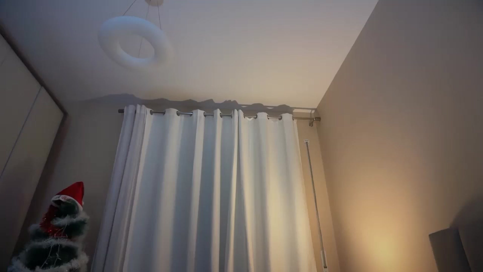 Gallery image thumbnail from SkySunFlower's myfreecams stream on, 12/04/2025, 24:19 image 19 of 20