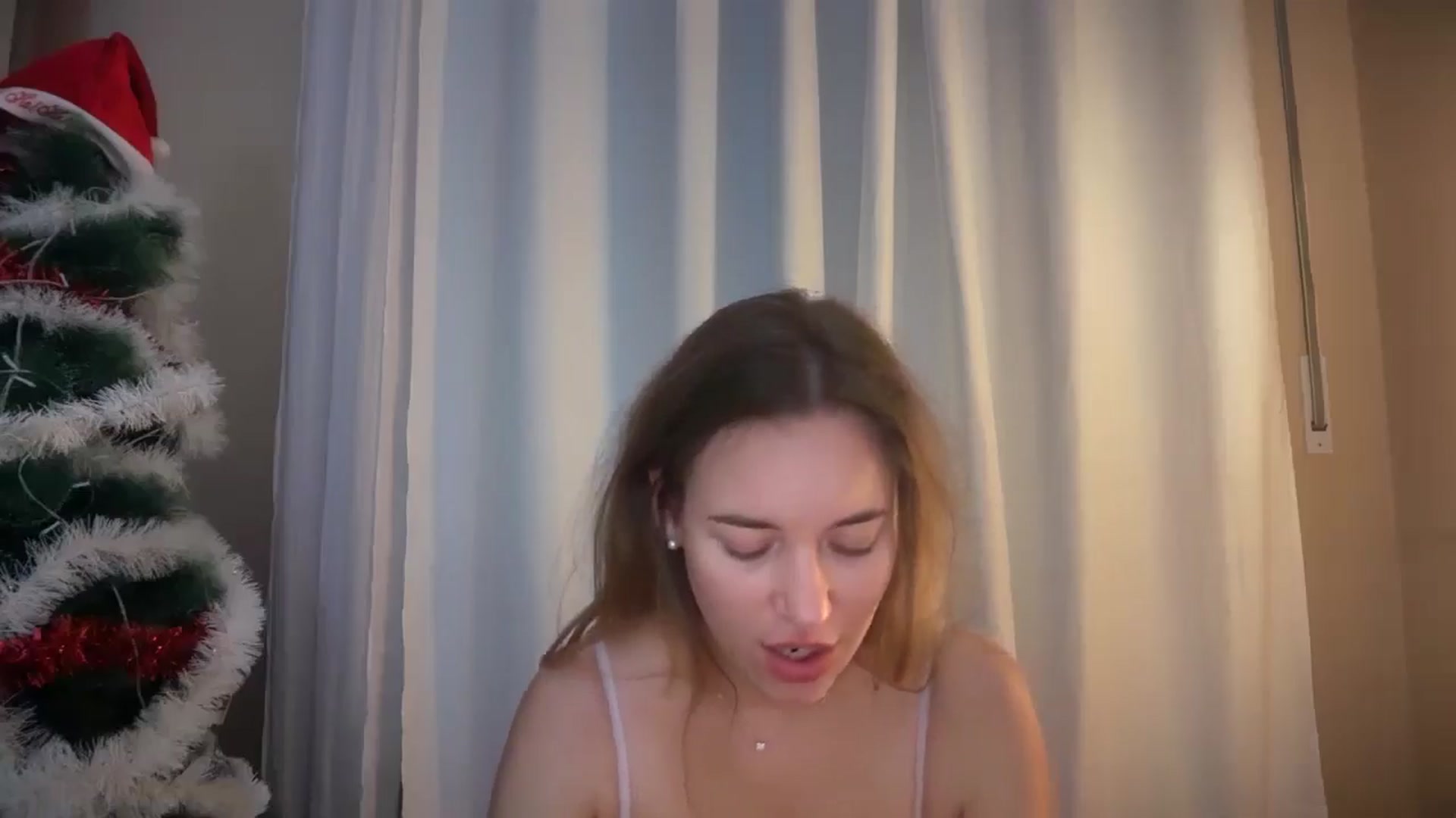 Gallery image thumbnail from SkySunFlower's myfreecams stream on, 12/04/2025, 03:06 image 11 of 20