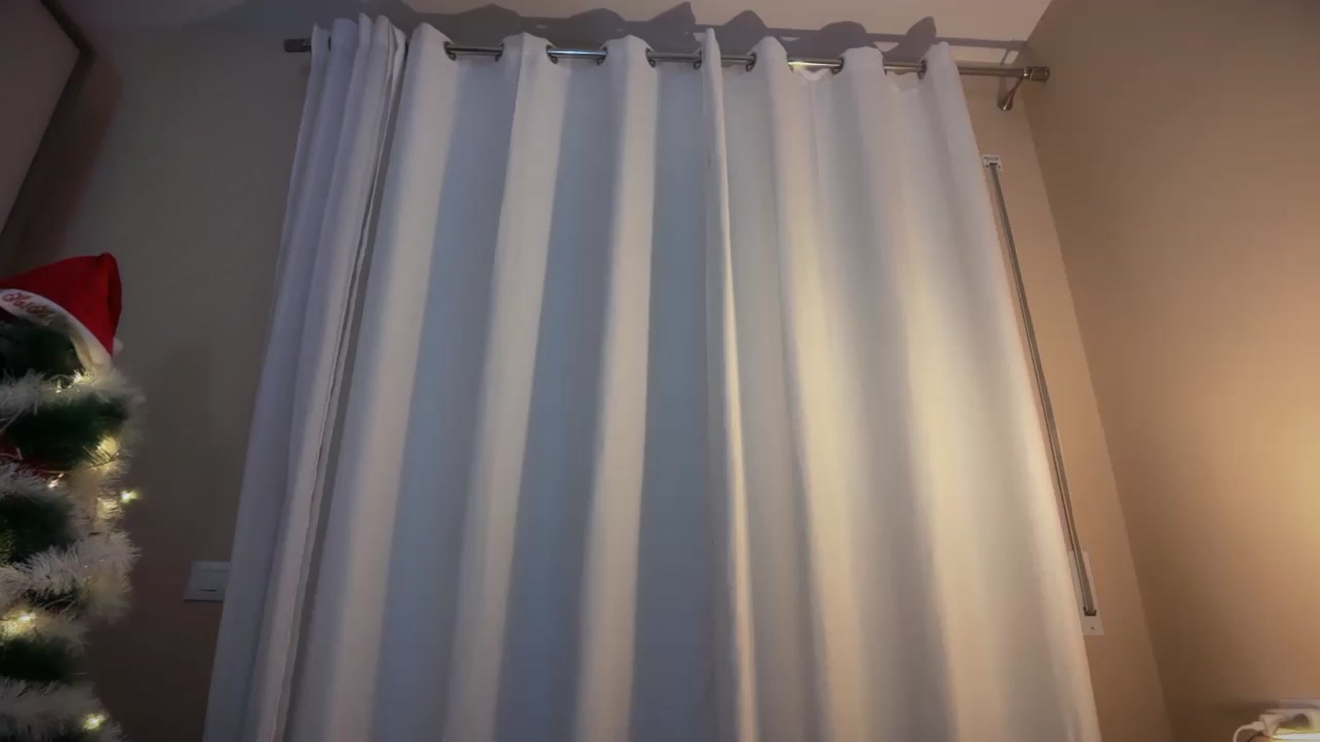 Gallery image thumbnail from SkySunFlower's myfreecams stream on, 12/04/2025, 23:46 image 17 of 20