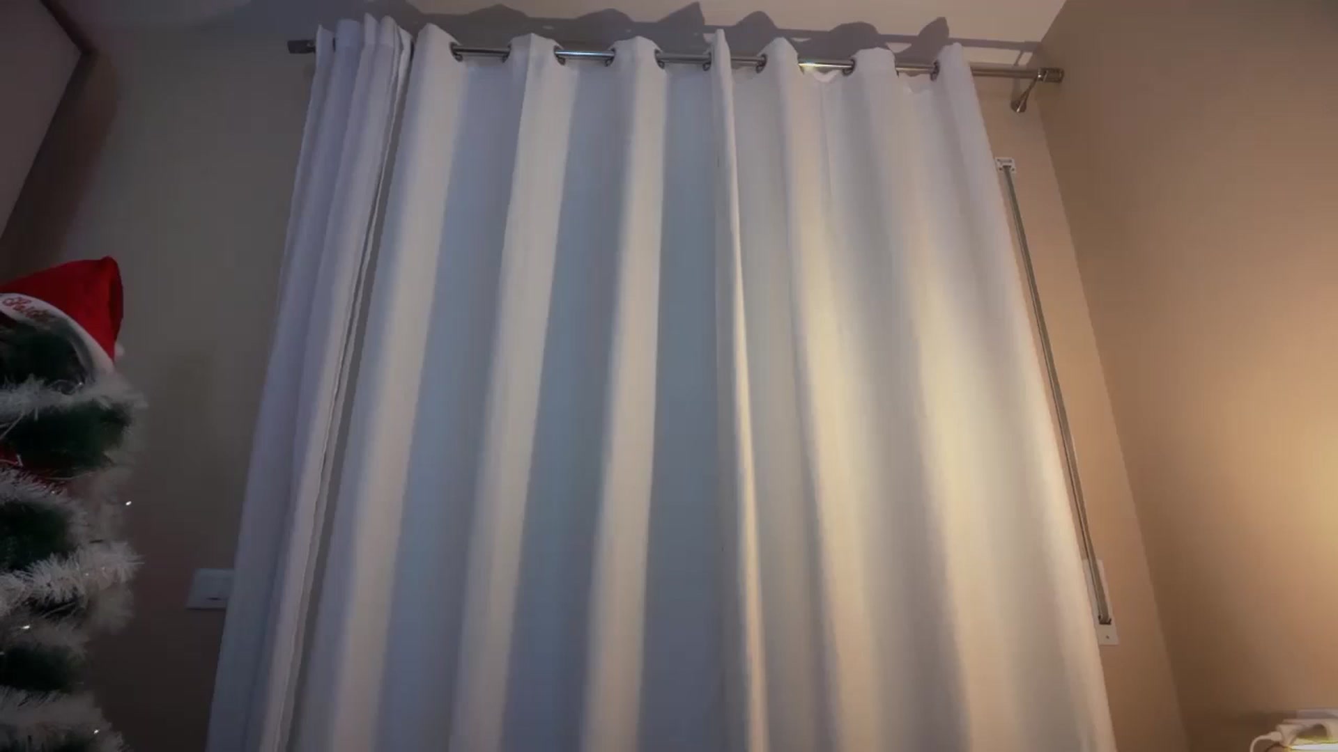 Gallery image thumbnail from SkySunFlower's myfreecams stream on, 12/04/2025, 23:46 image 20 of 20