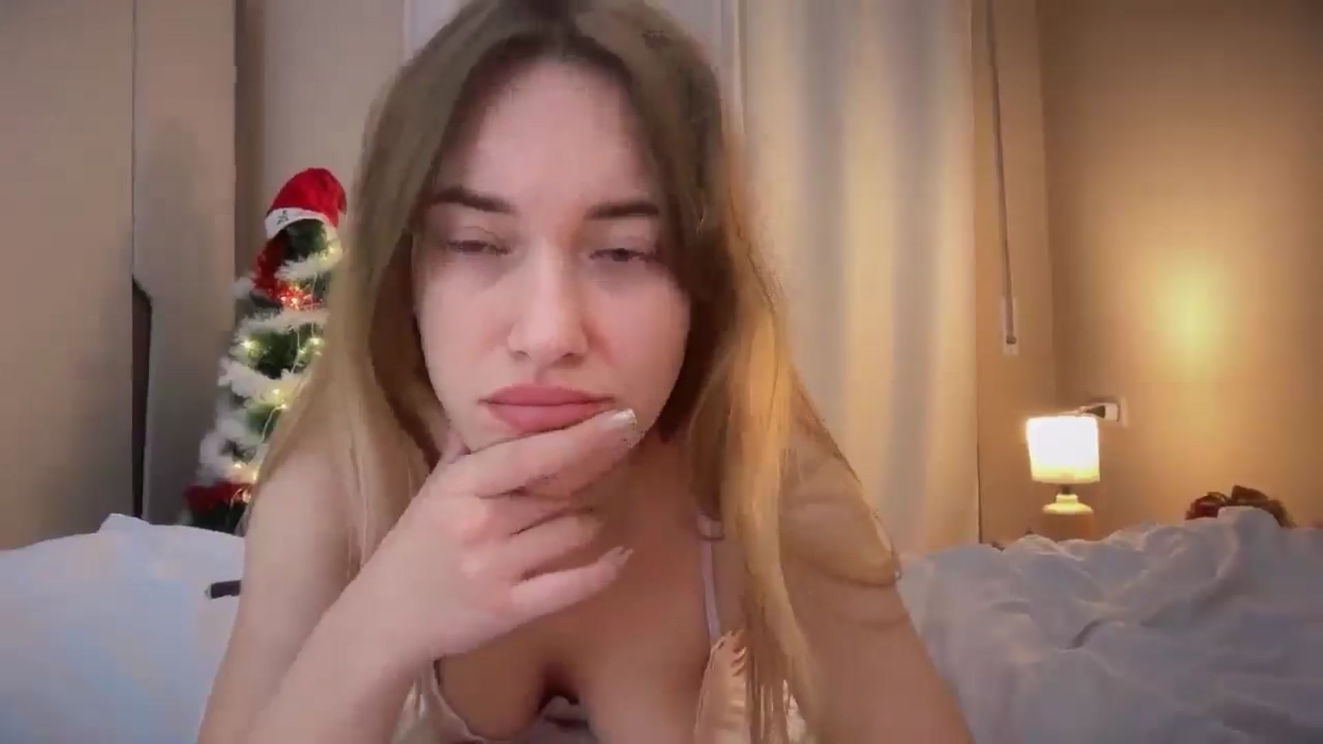 Gallery image thumbnail from SkySunFlower's myfreecams stream on, 12/11/2025, 04:33 image 11 of 20
