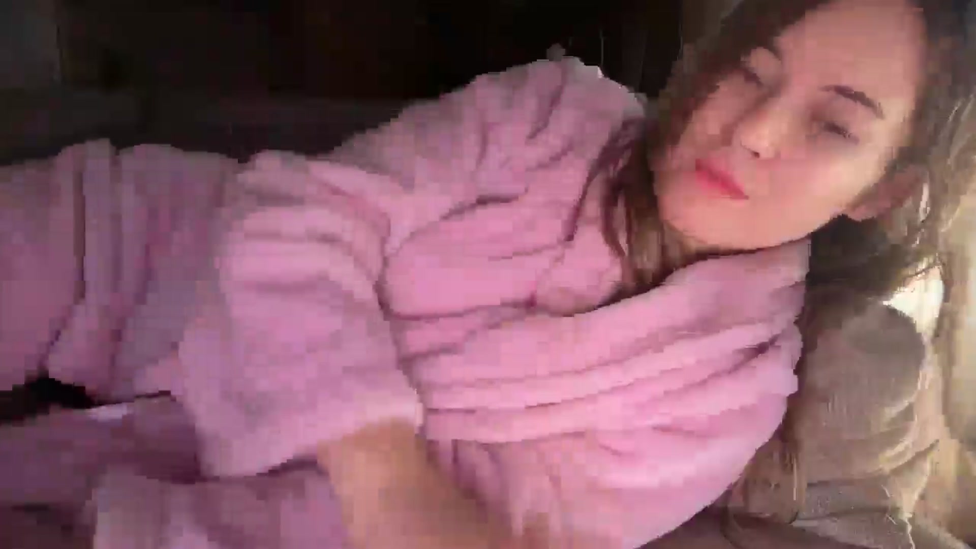 Gallery image thumbnail from SkySunFlower's myfreecams stream on, 12/12/2025, 11:29 image 18 of 20