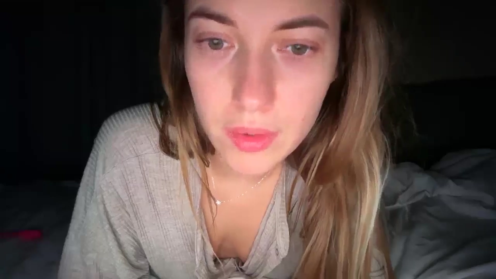 Gallery image thumbnail from SkySunFlower's myfreecams stream on, 12/13/2025, 15:19 image 15 of 20