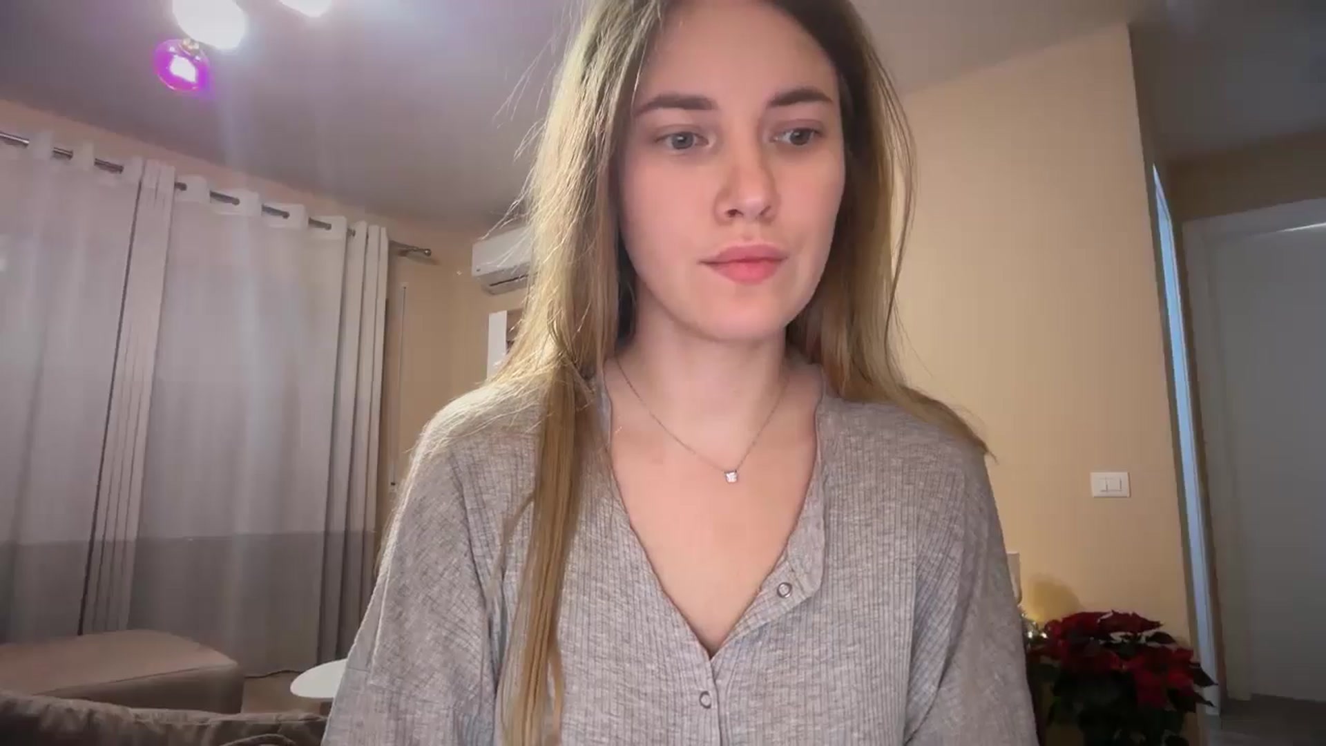 Gallery image thumbnail from SkySunFlower's myfreecams stream on, 12/14/2025, 16:42 image 3 of 20