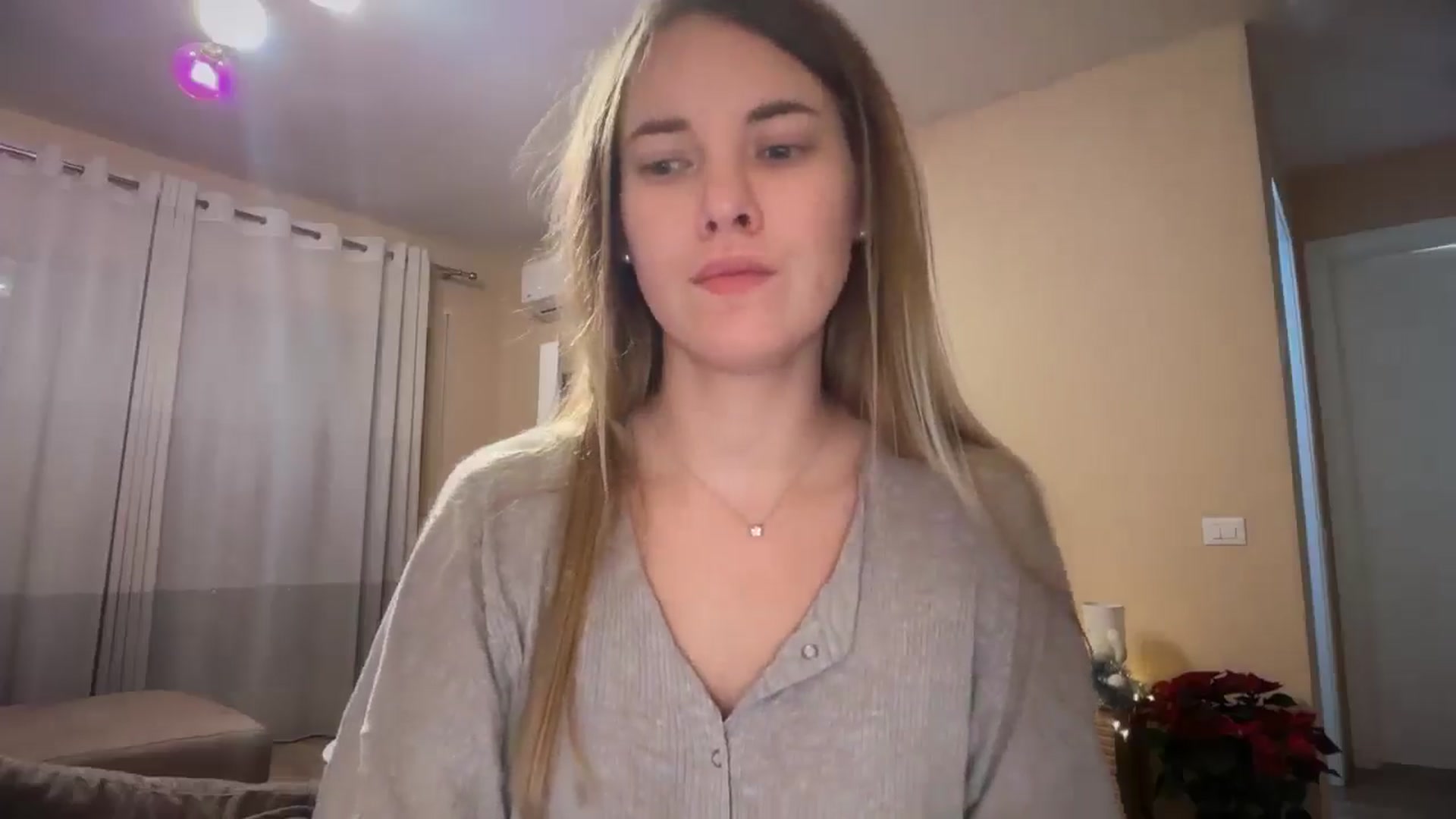 Gallery image thumbnail from SkySunFlower's myfreecams stream on, 12/14/2025, 16:42 image 6 of 20