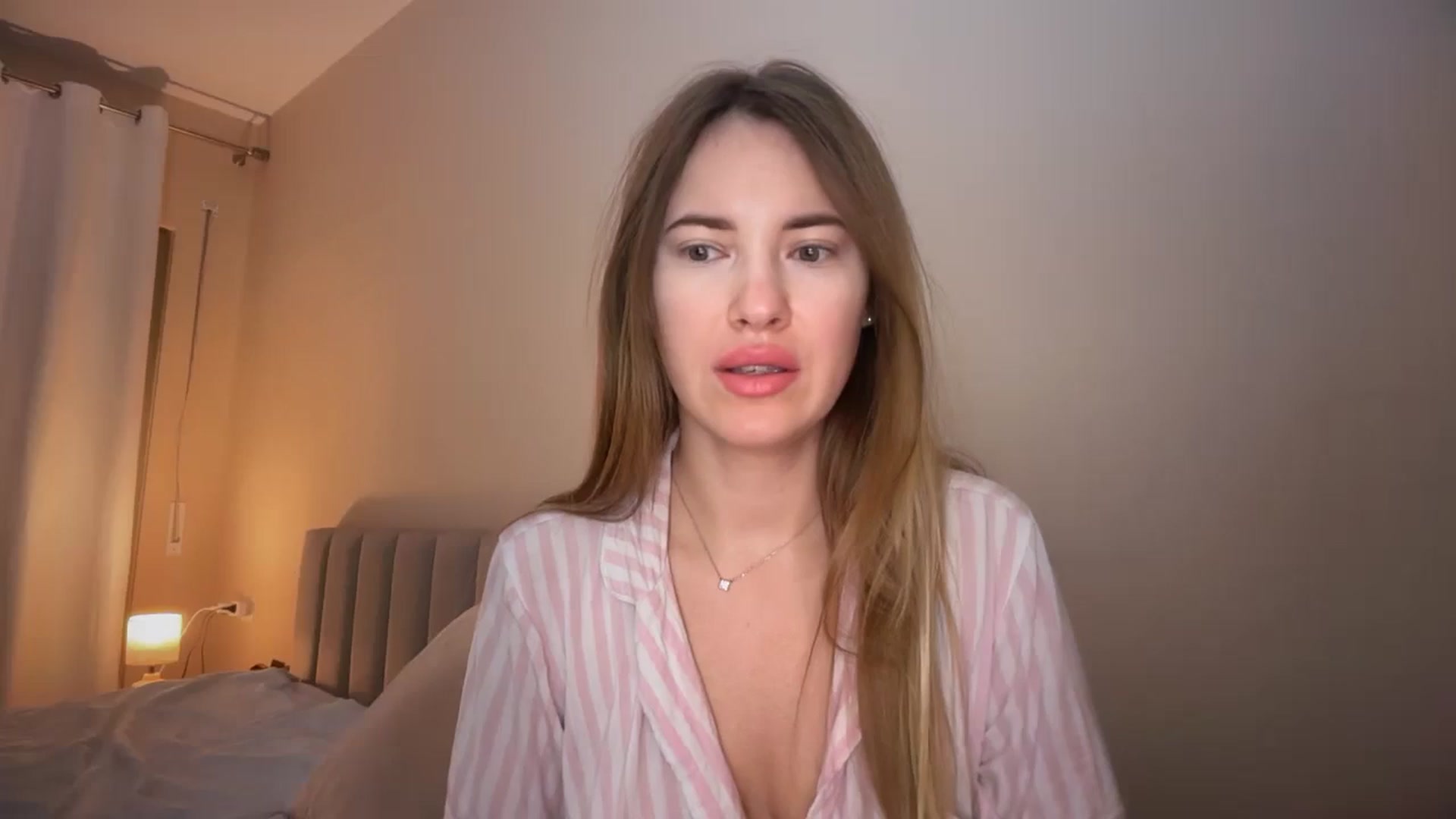 Gallery image thumbnail from SkySunFlower's myfreecams stream on, 12/17/2025, 03:06 image 1 of 20