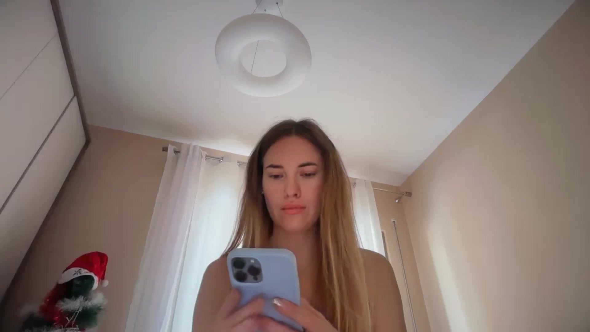 Gallery image thumbnail from SkySunFlower's myfreecams stream on, 12/18/2025, 08:03 image 2 of 20