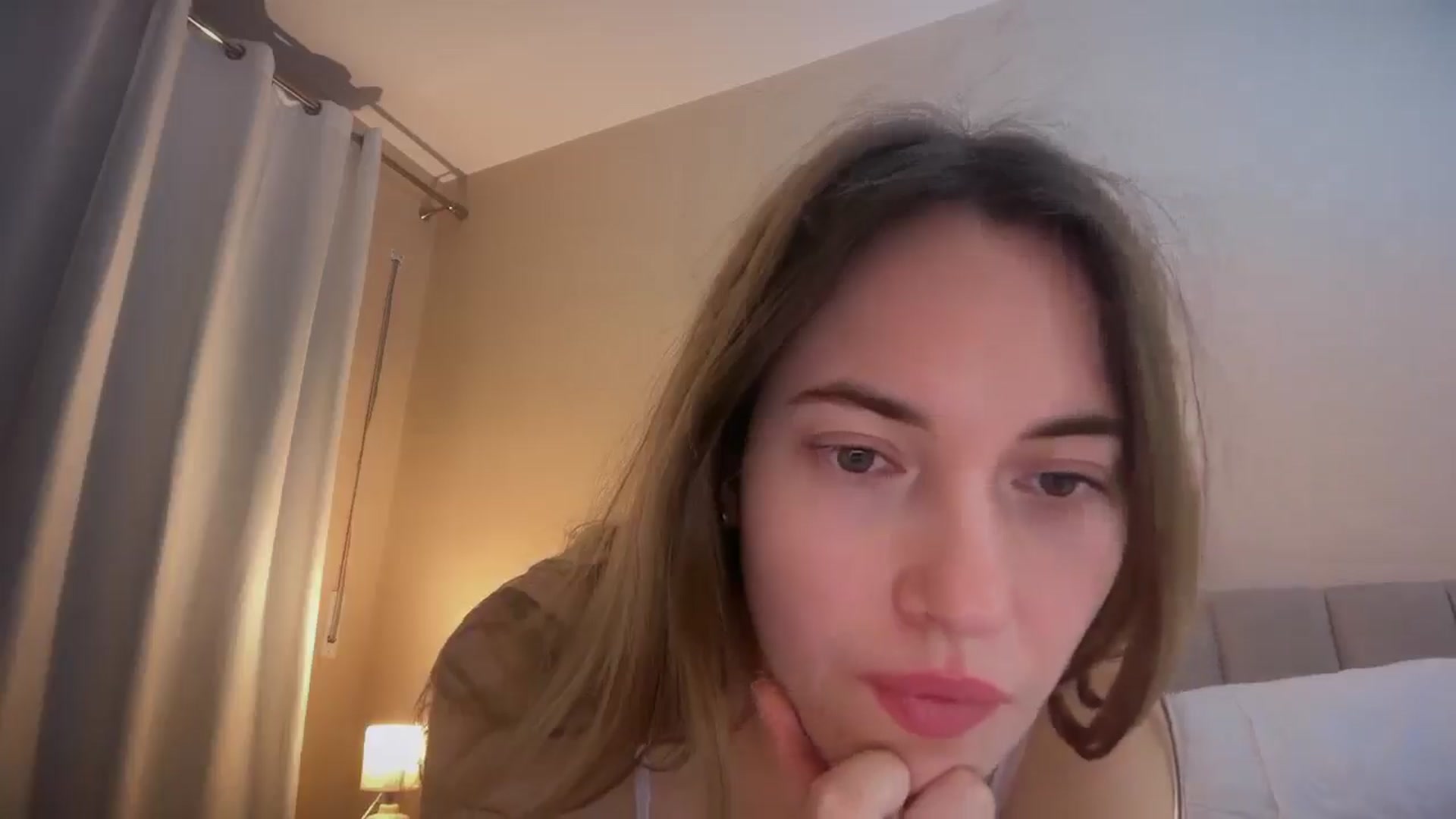Gallery image thumbnail from SkySunFlower's myfreecams stream on, 12/21/2025, 23:59 image 18 of 20