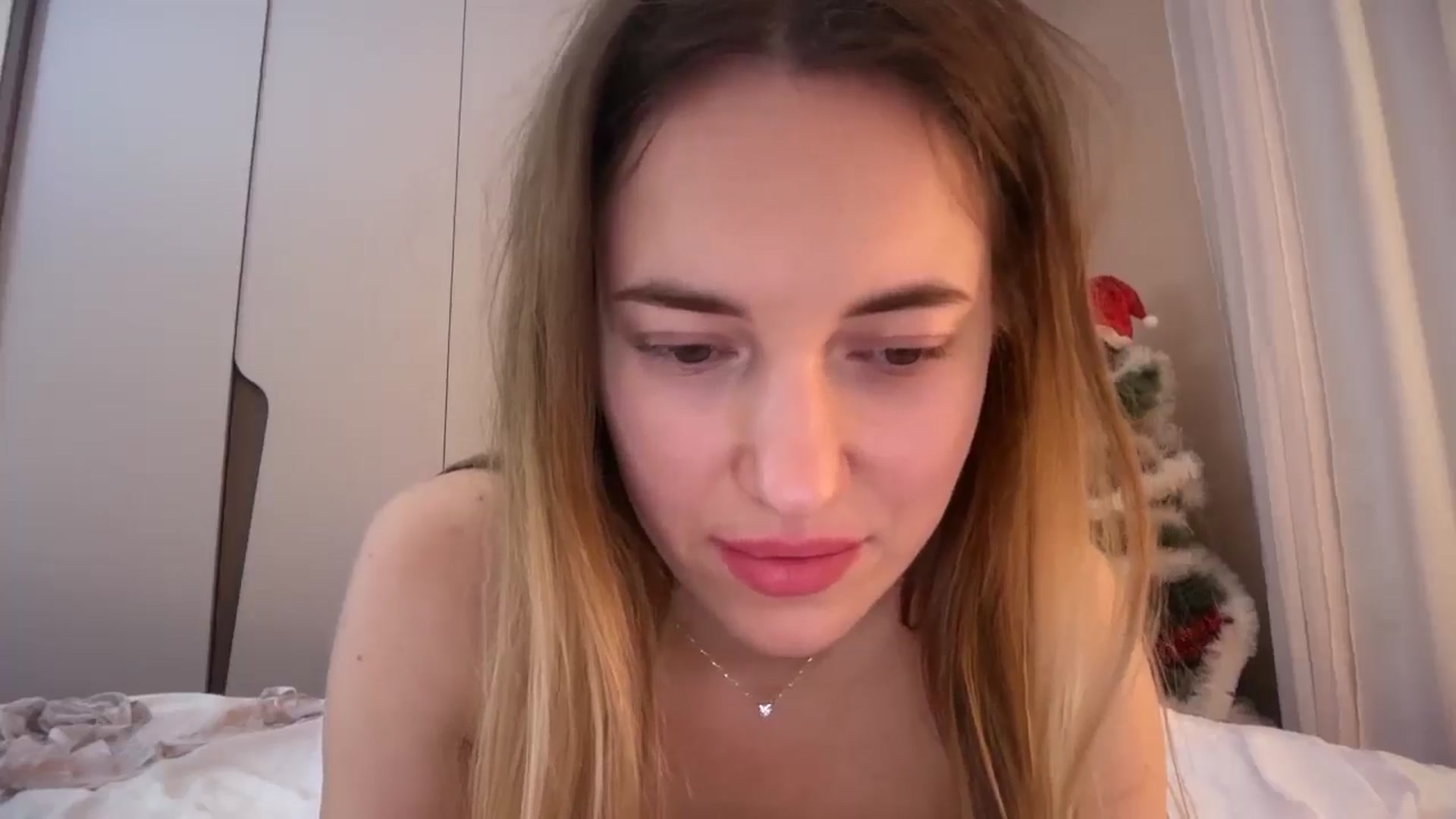 Gallery image thumbnail from SkySunFlower's myfreecams stream on, 12/22/2025, 03:56 image 2 of 20