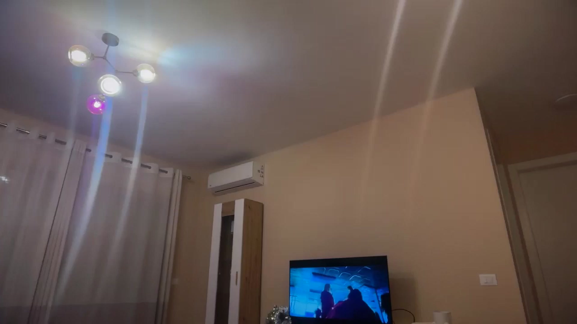 Gallery image thumbnail from SkySunFlower's myfreecams stream on, 12/22/2025, 19:09 image 17 of 20