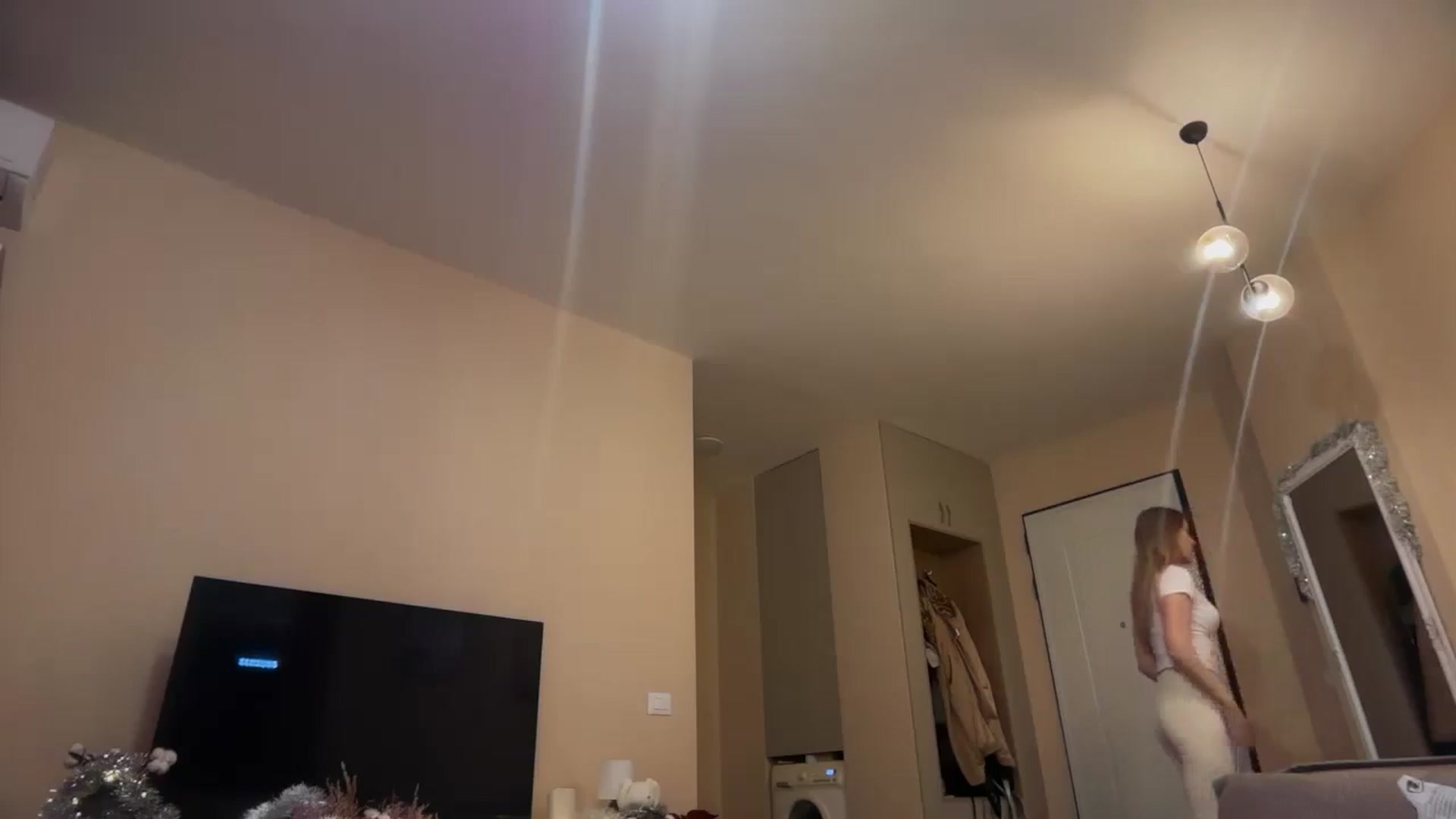 Gallery image thumbnail from SkySunFlower's myfreecams stream on, 12/22/2025, 19:09 image 7 of 20