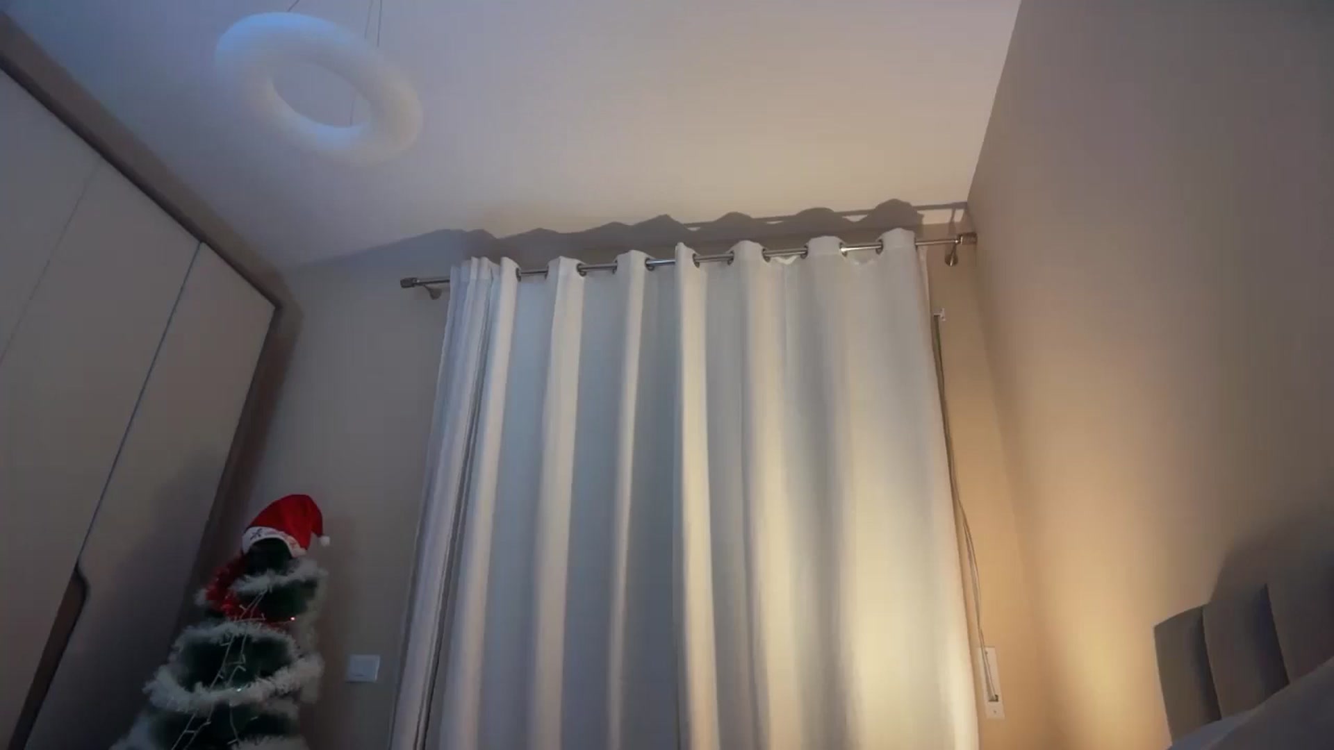 Gallery image thumbnail from SkySunFlower's myfreecams stream on, 12/23/2025, 03:01 image 2 of 20