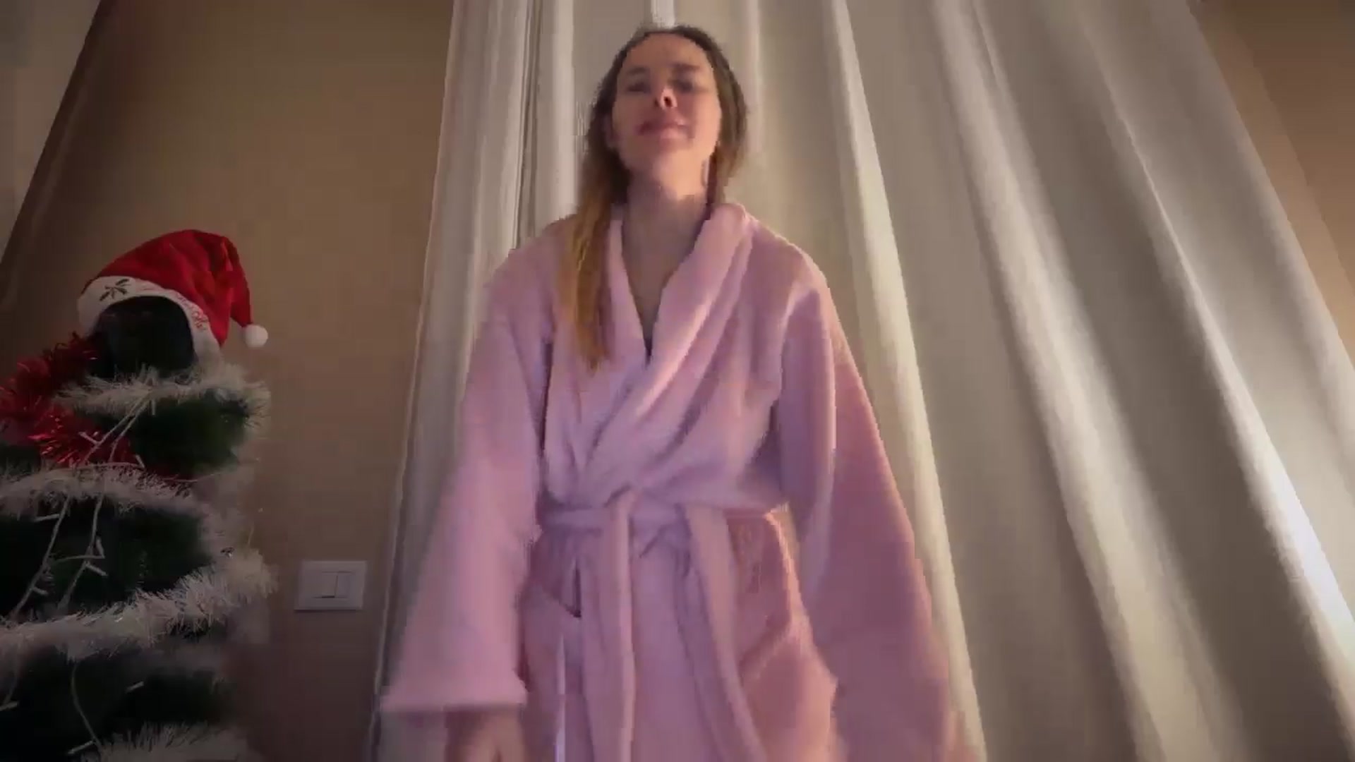 Gallery image thumbnail from SkySunFlower's myfreecams stream on, 12/23/2025, 19:04 image 6 of 20